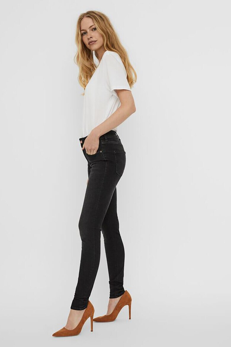 Vero Moda Дънки Lux по тялото - Pepit.bg
