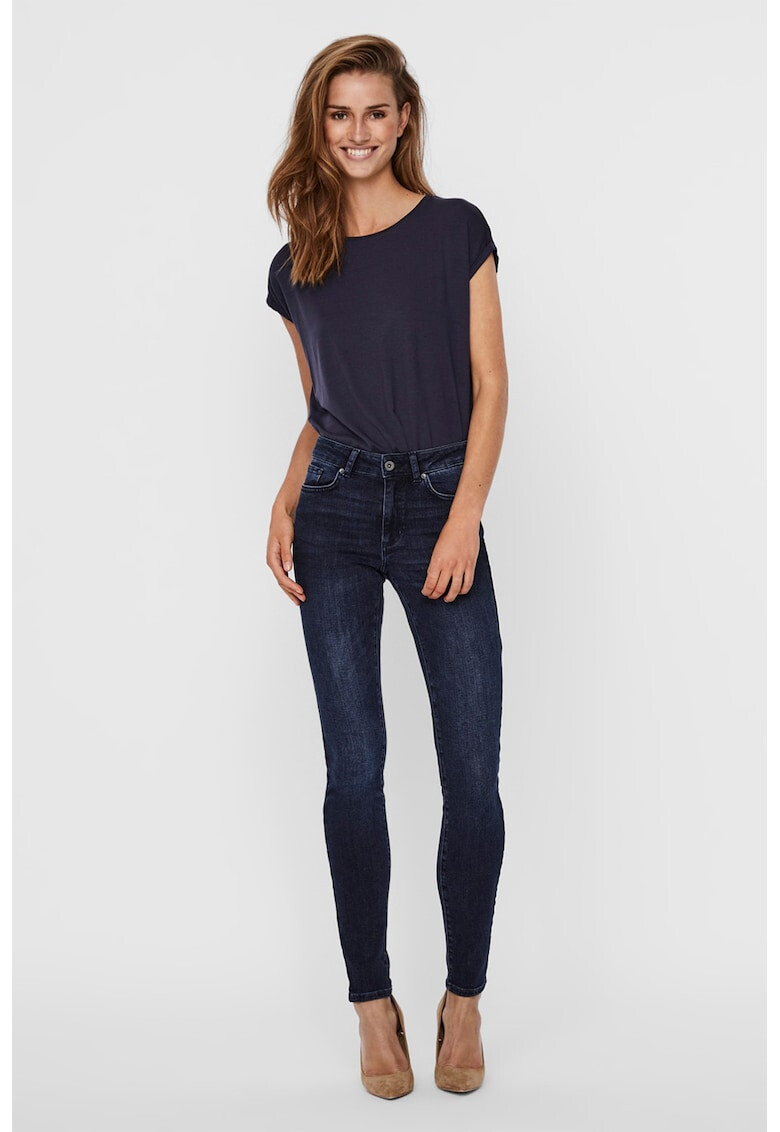Vero Moda Дънки Mella по тялото - Pepit.bg