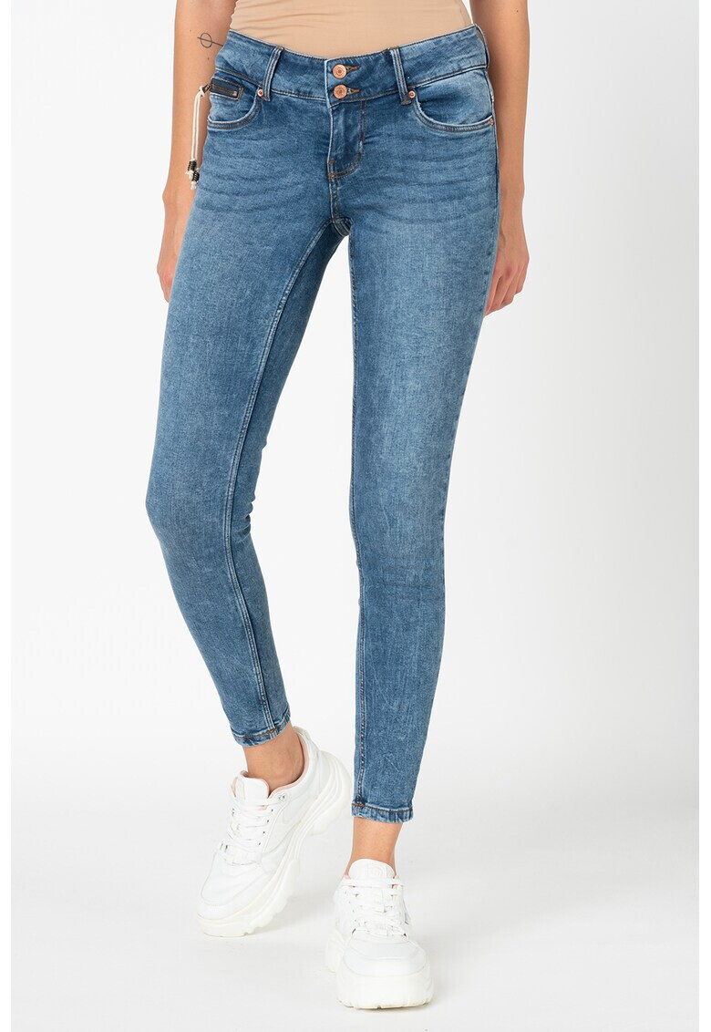 Vero Moda Прилепнали дънки Latifa - Pepit.bg
