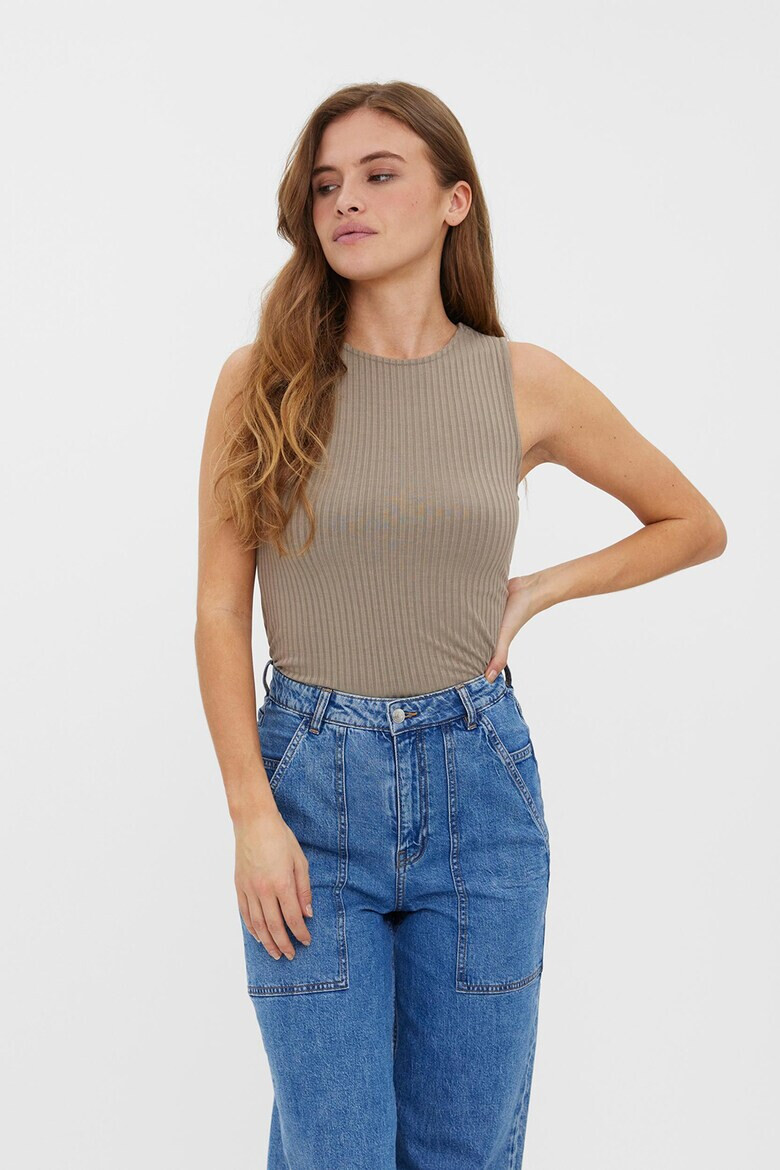 Vero Moda Рипсен топ с овално деколте - Pepit.bg