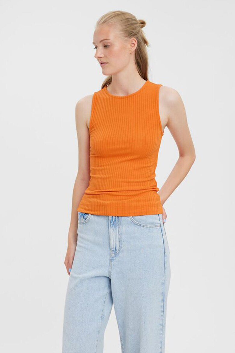 Vero Moda Рипсен топ с овално деколте - Pepit.bg