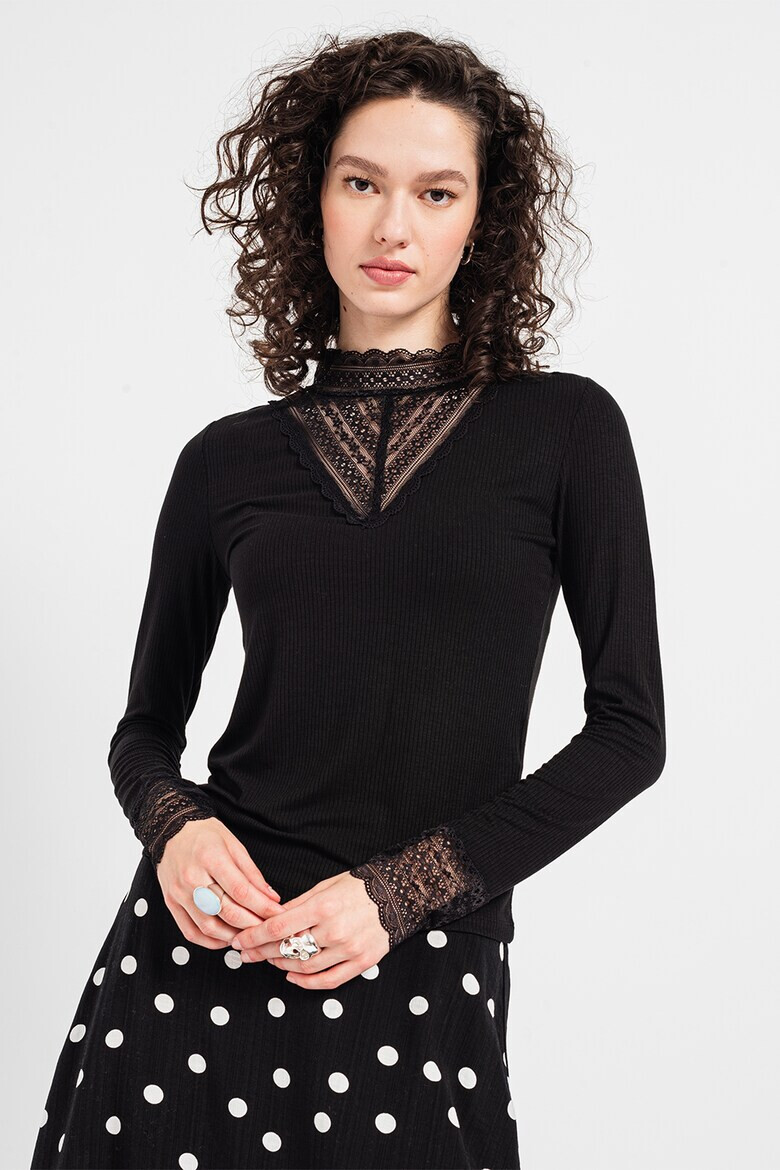 Vero Moda Рипсена блуза Nala с дантела - Pepit.bg