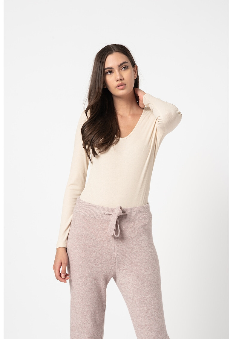 Vero Moda Рипсено боди Ramone с шпиц - Pepit.bg