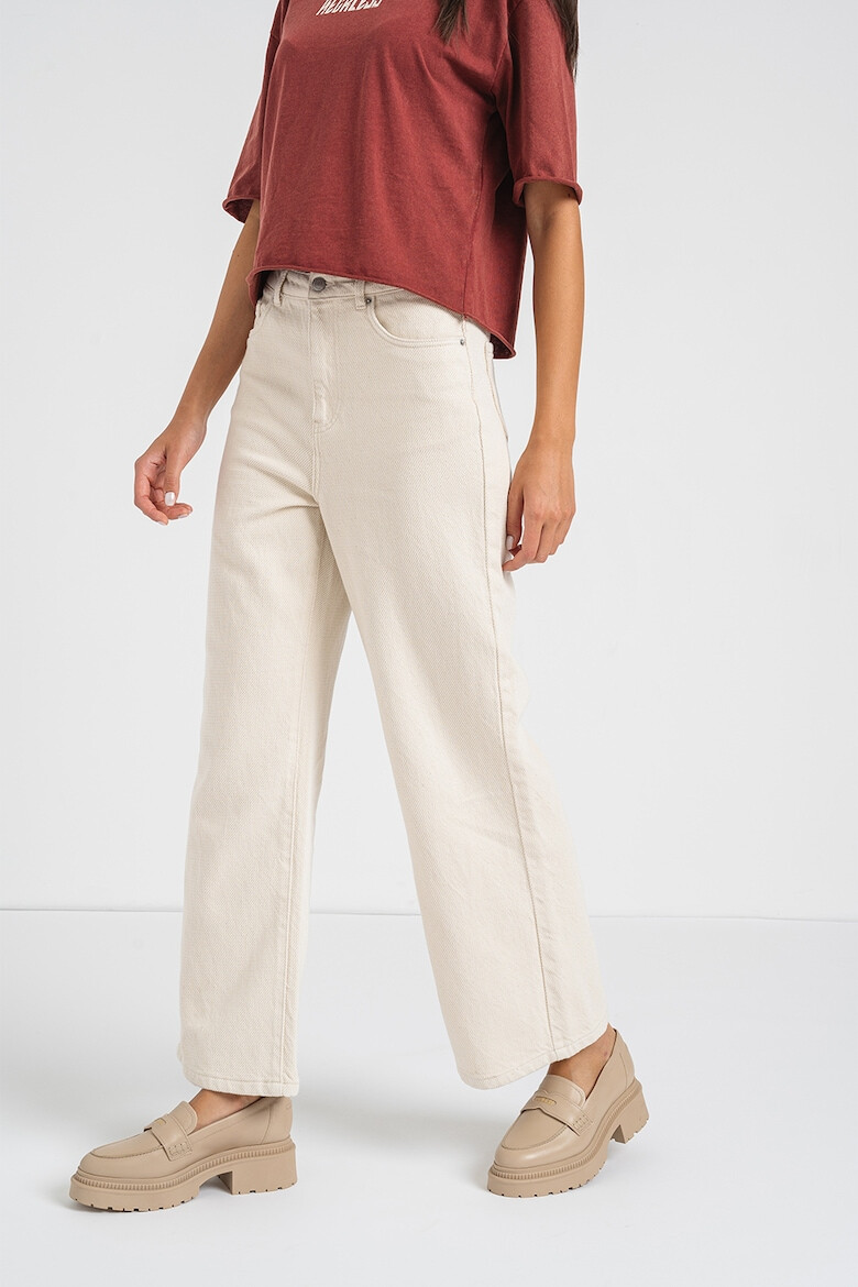 Vero Moda Широки дънки Kathy - Мръснобял - Pepit.bg