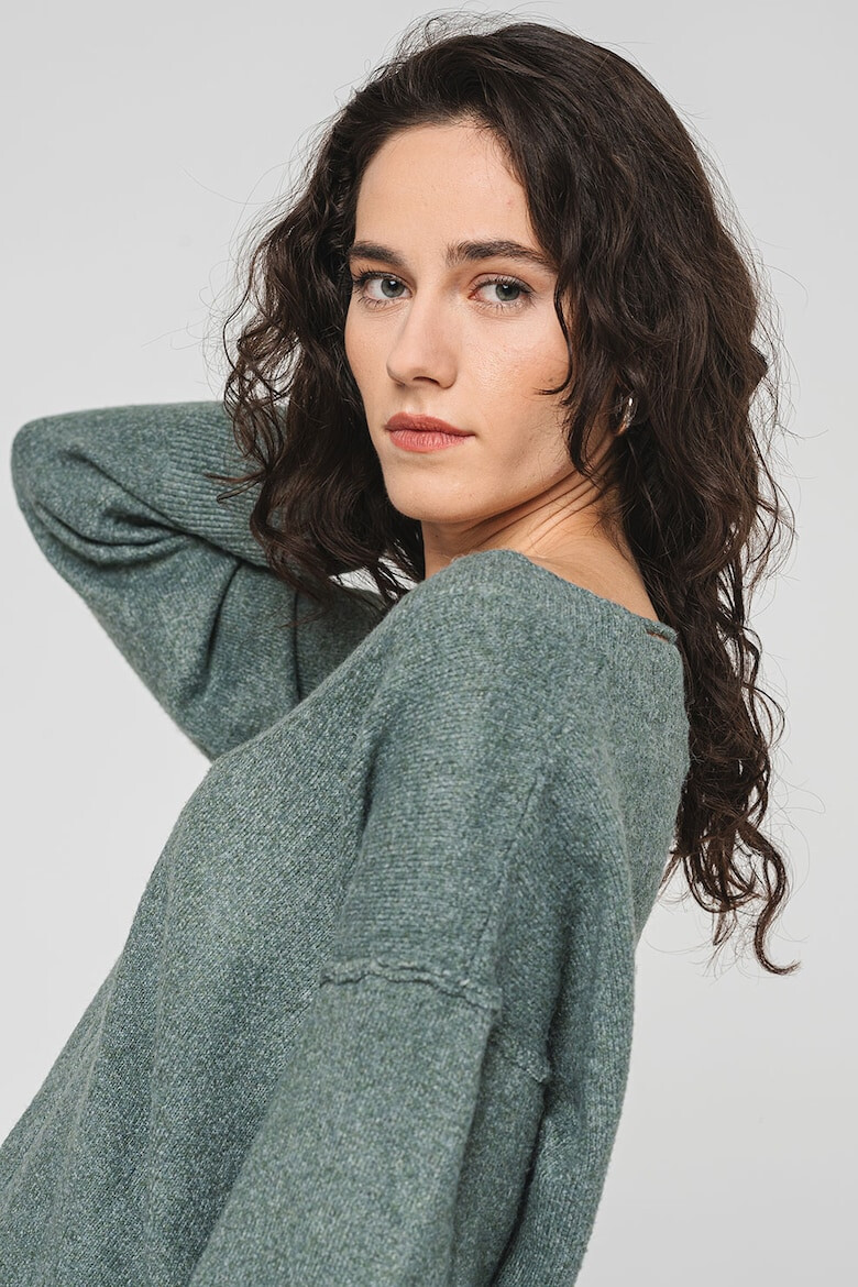 Vero Moda Свободен шпиц пуловер - Pepit.bg