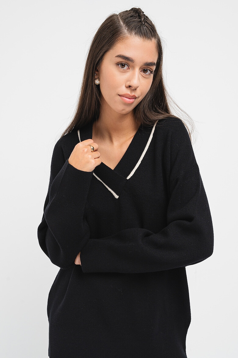 Vero Moda Уголемен шпиц пуловер - Pepit.bg