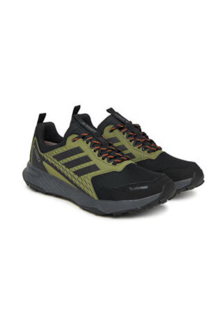 adidas Performance Спортни обувки с контрастни сегменти и връзки - за бягане