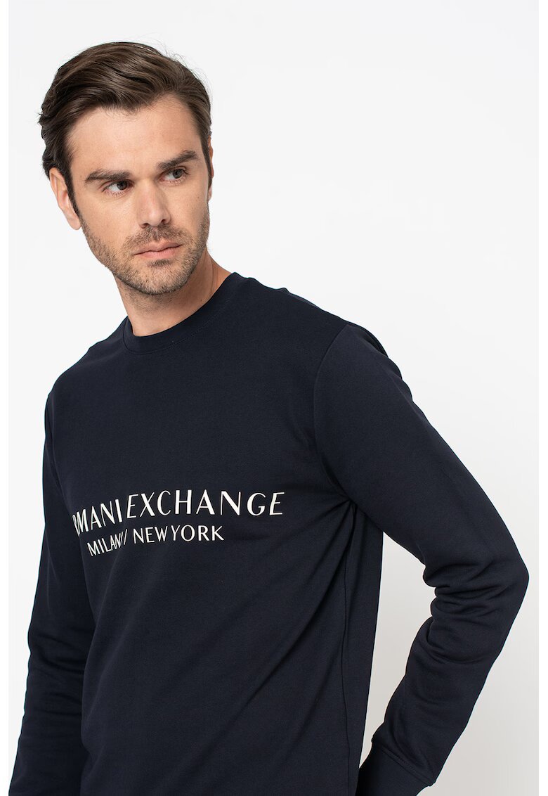 Armani Exchange Памучен суитшърт с лого - Мръснобял/Тъмносин