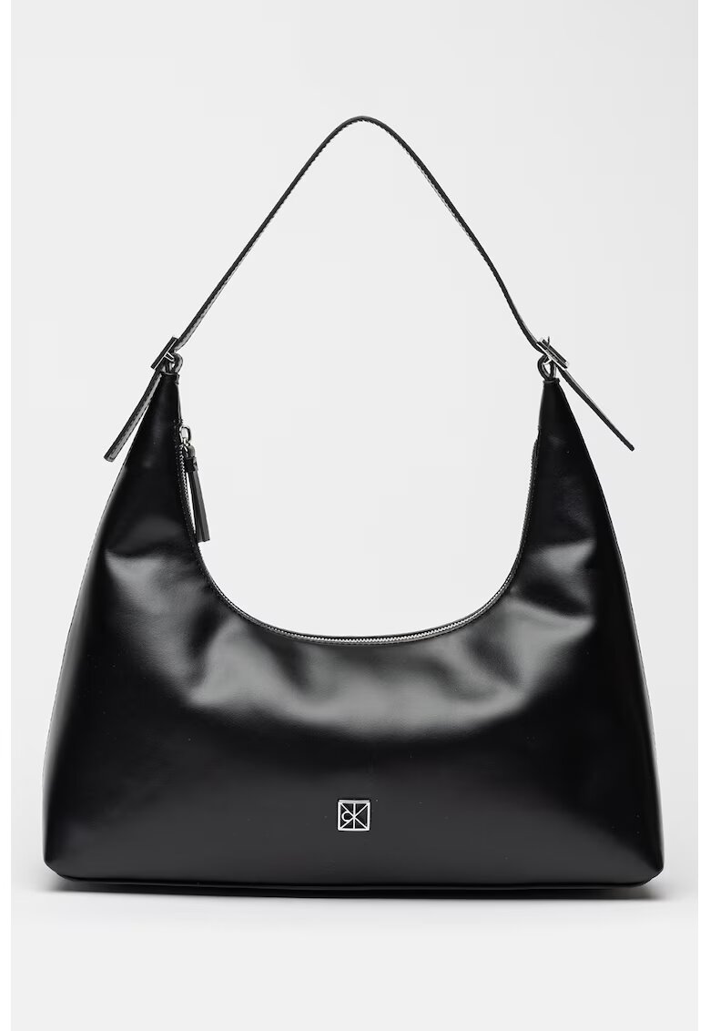 Calvin Klein Чанта за рамо от кожа с метално лого