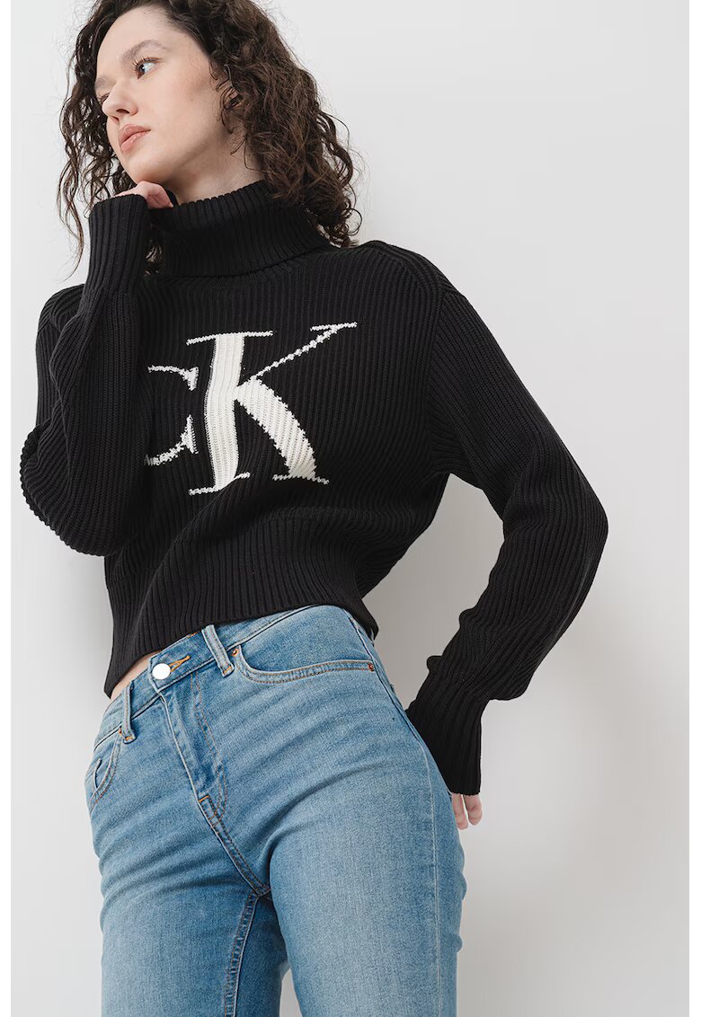 Calvin Klein Jeans Къс пуловер с лого - Черен/Мръснобял
