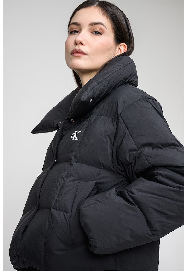 Calvin Klein Jeans Късо зимно яке с вата и уголемена яка