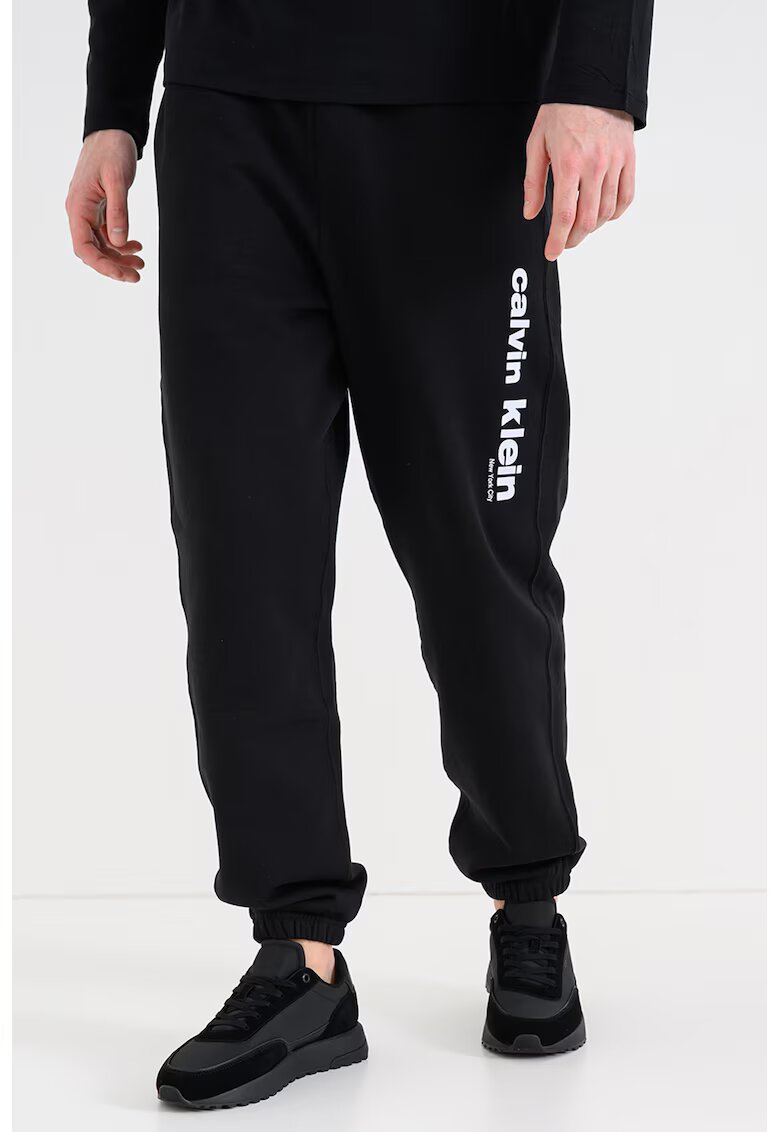 Calvin Klein Спортен панталон с памук с лого