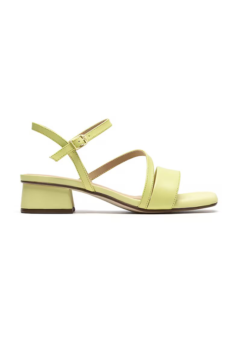 Clarks Кожени сандали Serina с масивен ток
