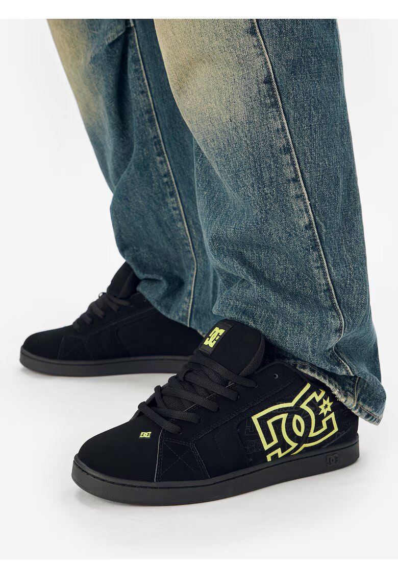 DC Shoes кецове от набук с лого