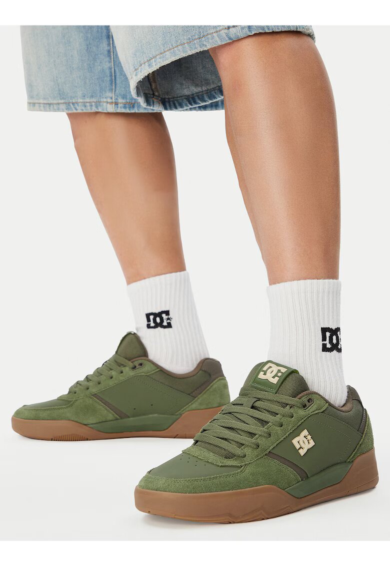 DC Shoes кецове от велур с гумена подметка и връзки - зелени