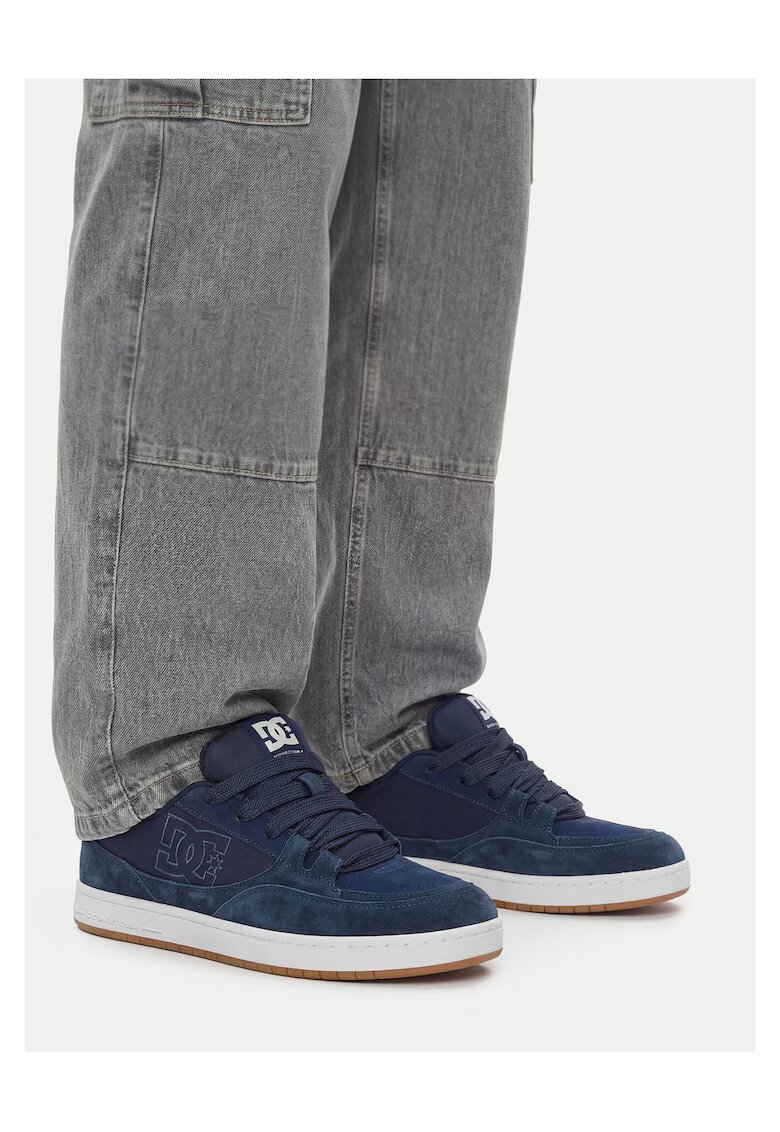 DC Shoes обувки от набук в синьо