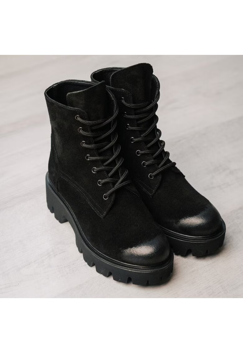 Exclusives Bocanci din piele intoarsa - cu siret Classic