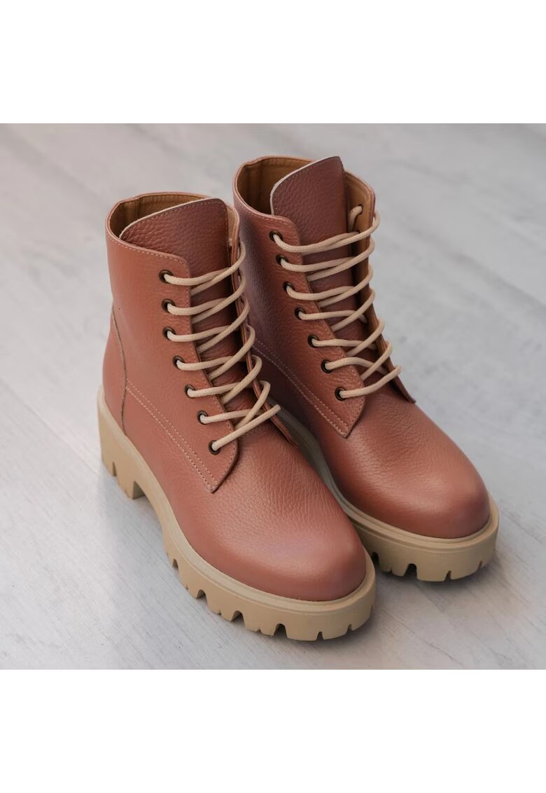 Exclusives Classic Leather Worker Boots