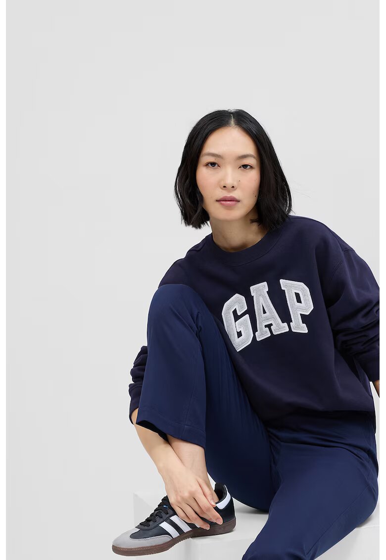 GAP Свободен суитшърт с лого