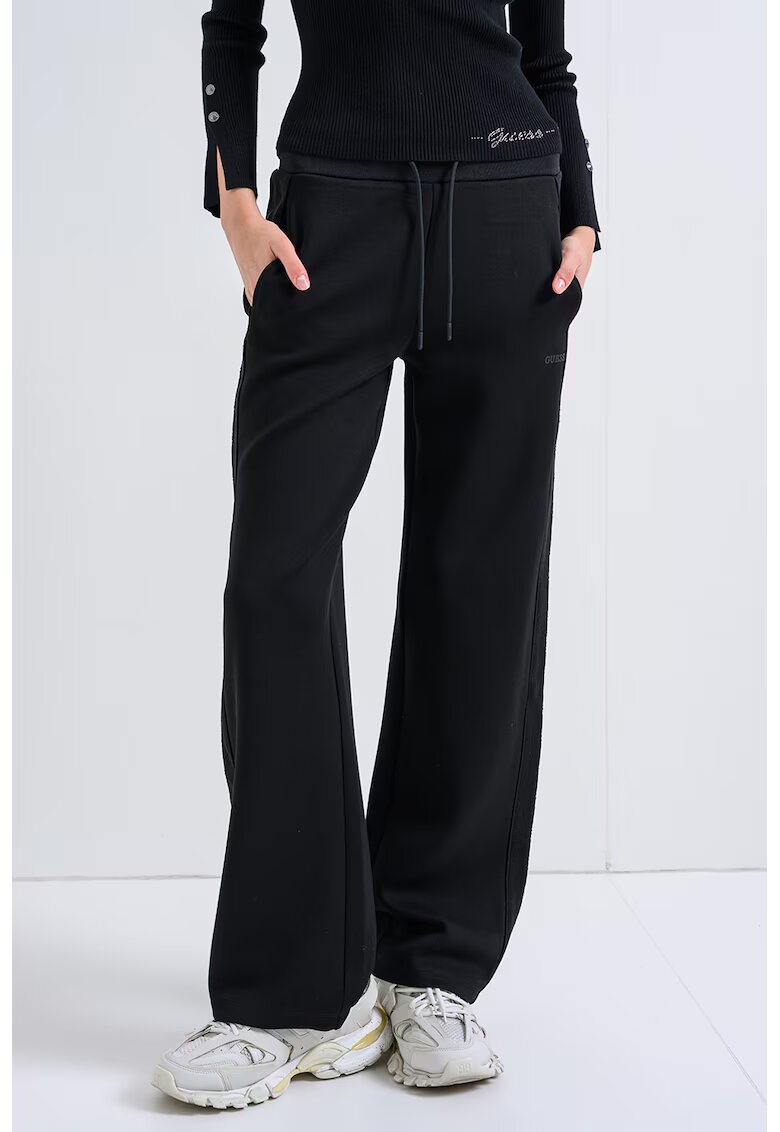 Guess Спортен панталон с лиосел
