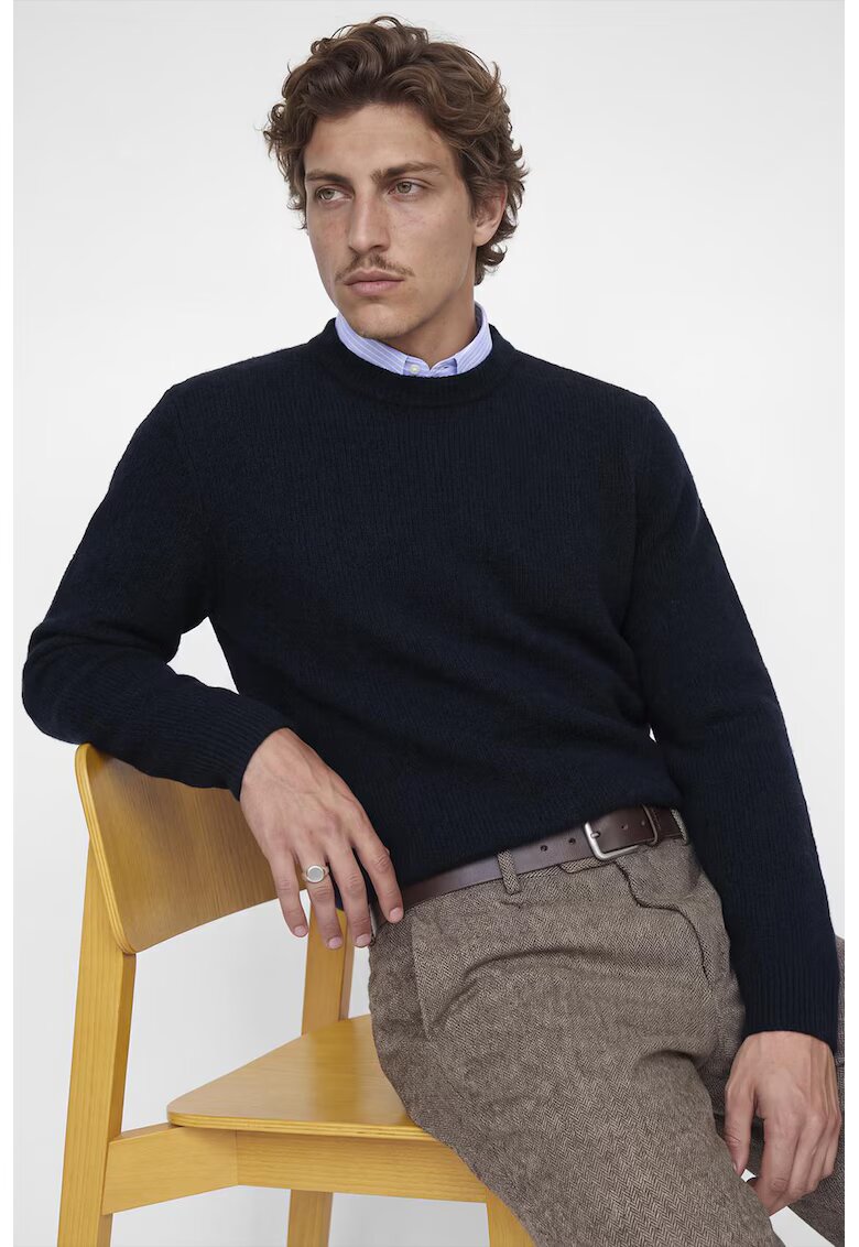 Jack & Jones Пуловер с овално деколте без шарка