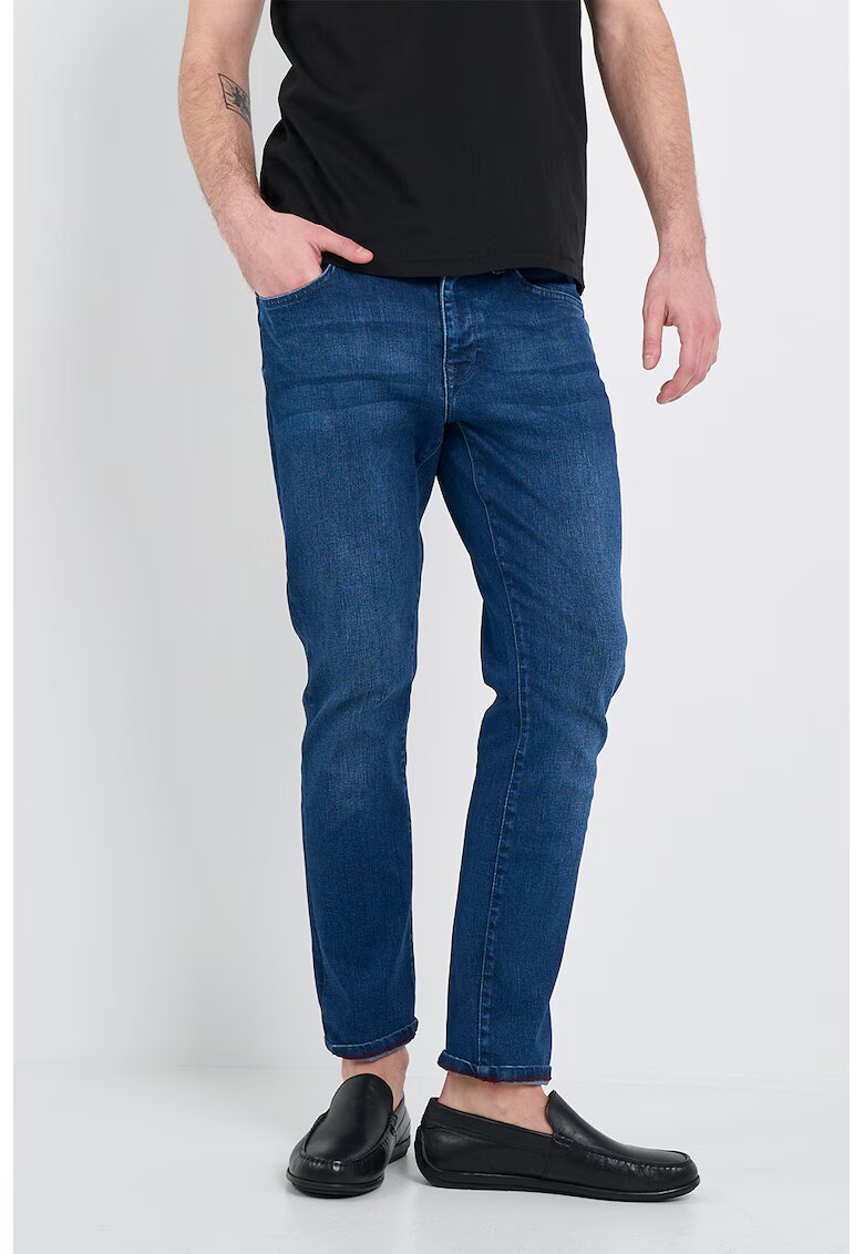 Lee Cooper Прави дънки с 5 джоба