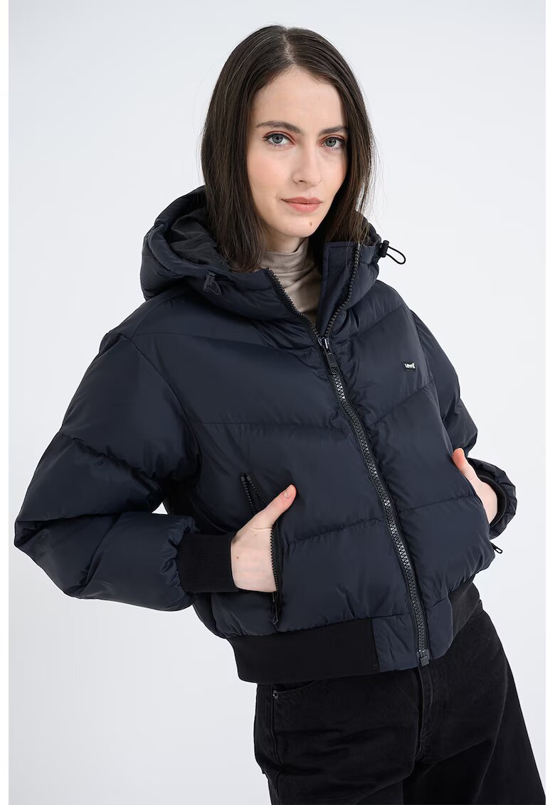 Levis Късо зимно яке с качулка и капитониран дизайн