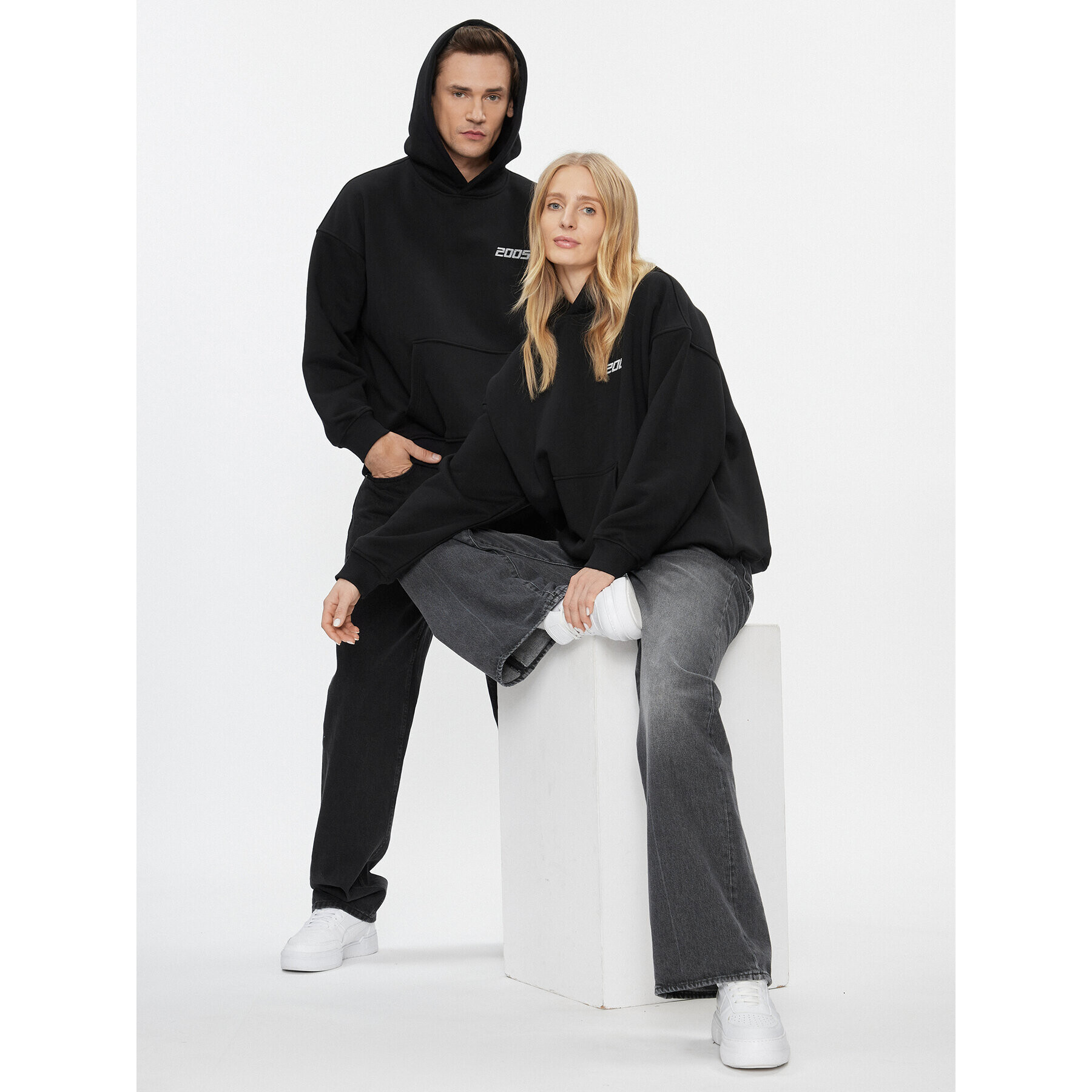 2005 Суитшърт Unisex Basic Черен Relaxed Fit - Pepit.bg