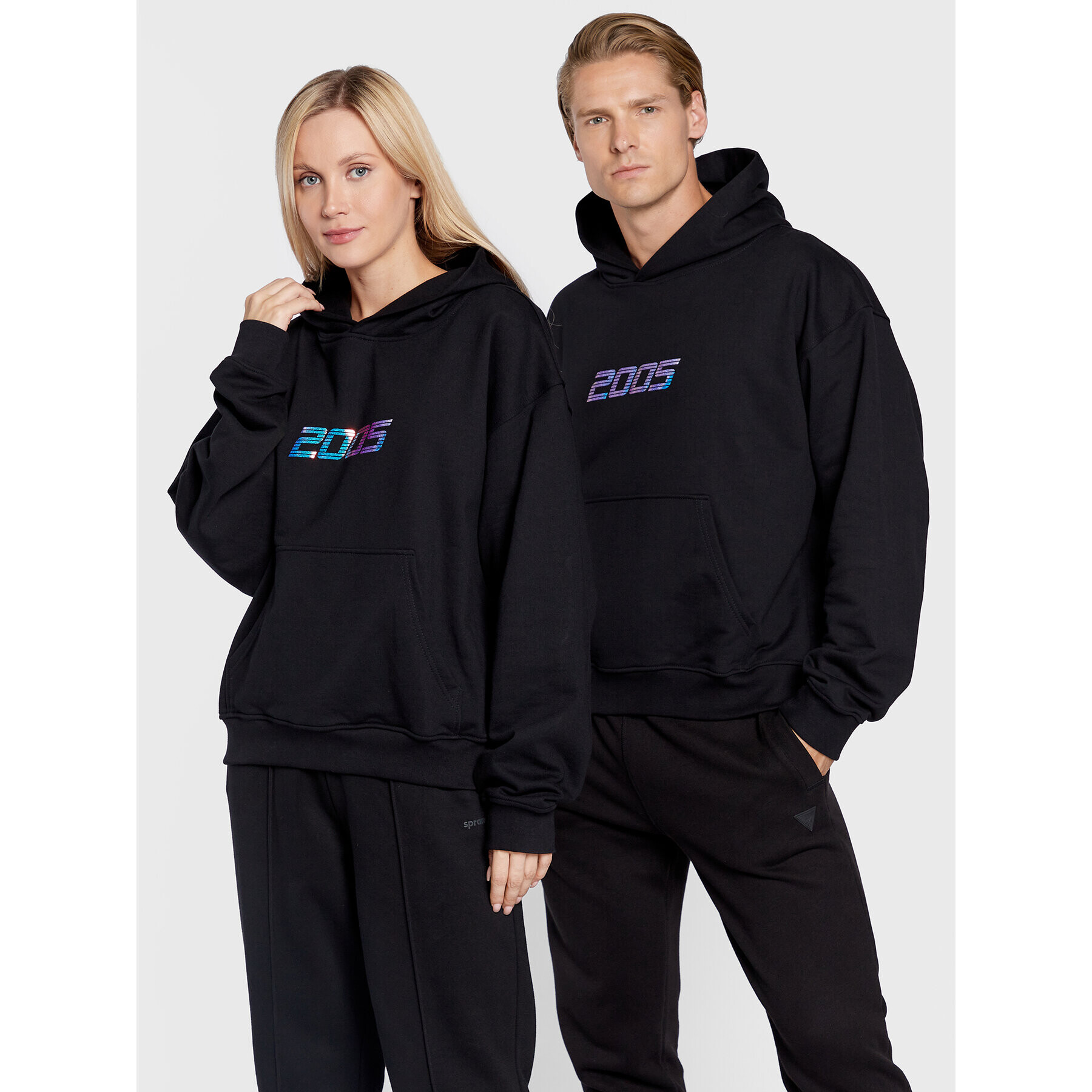 2005 Суитшърт Unisex Holo Черен Relaxed Fit - Pepit.bg