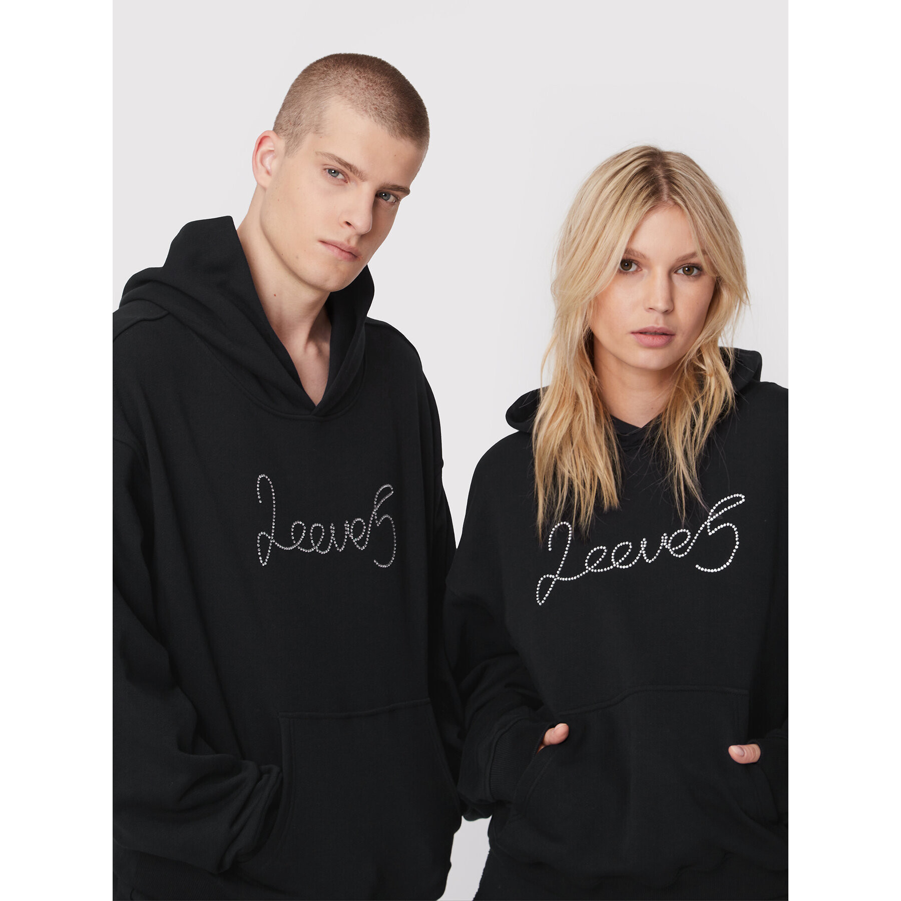 2005 Суитшърт Unisex X Leeves „2eeve5” Черен Relaxed Fit - Pepit.bg