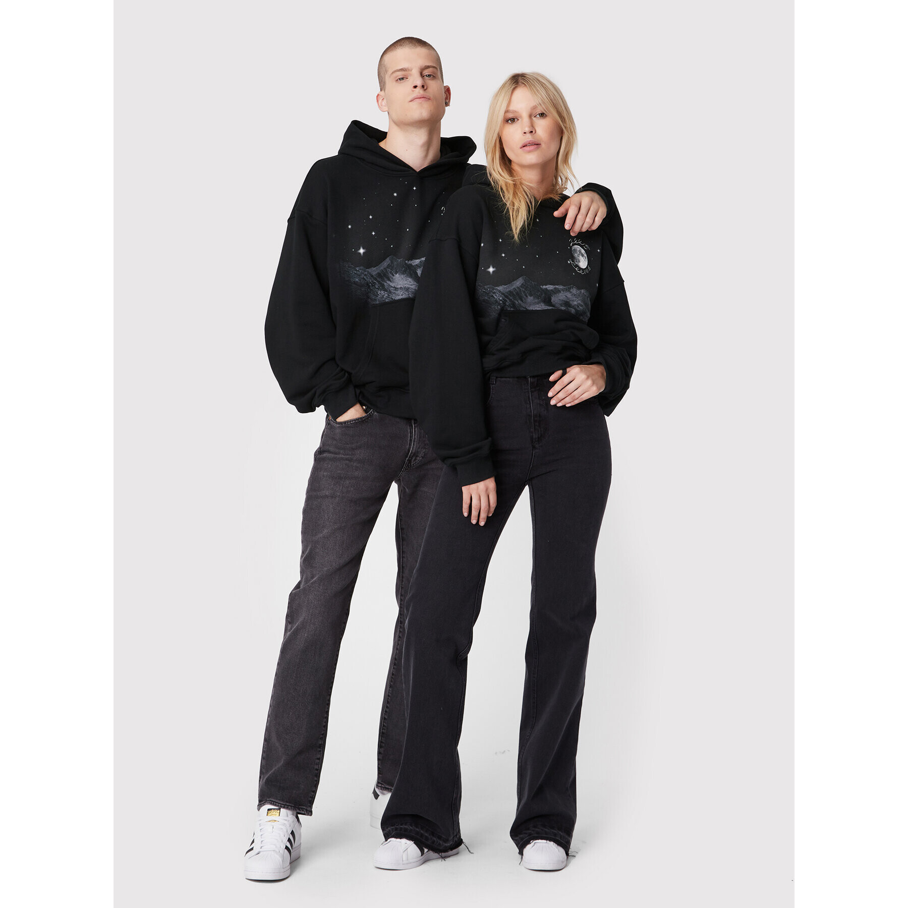 2005 Суитшърт Unisex X Leeves „Good Night” Черен Relaxed Fit - Pepit.bg