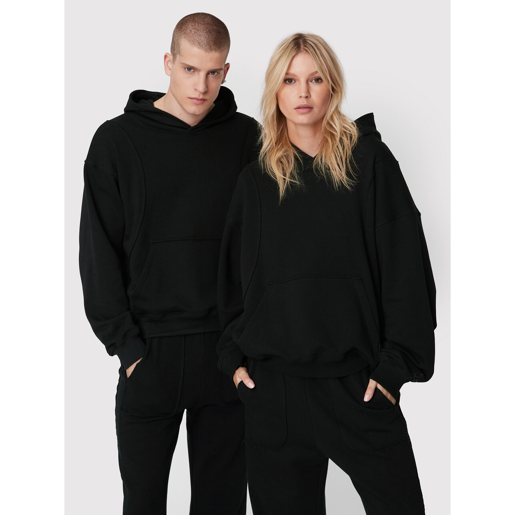 2005 Суитшърт Unisex X Leeves „Panel” Черен Relaxed Fit - Pepit.bg