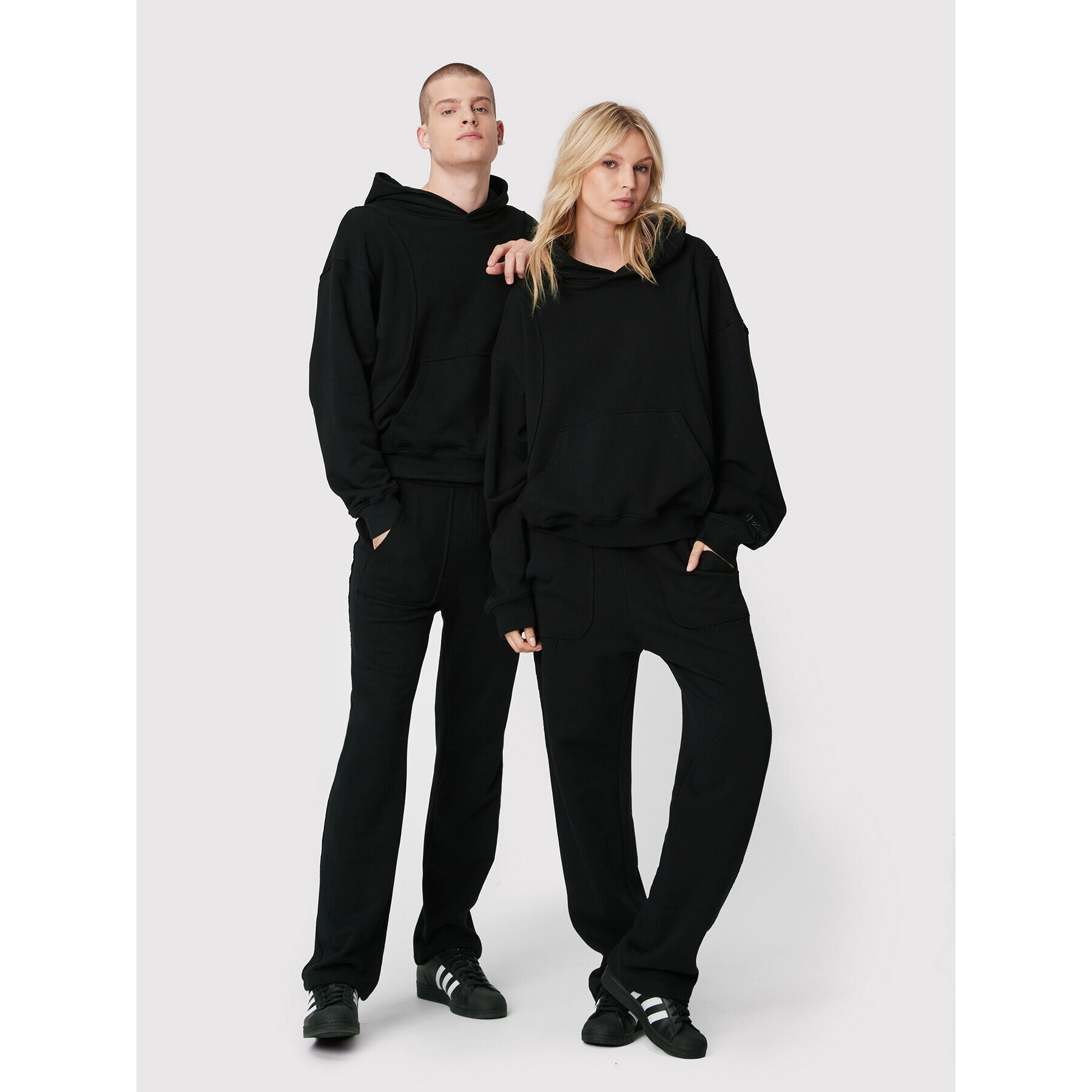 2005 Суитшърт Unisex X Leeves „Panel” Черен Relaxed Fit - Pepit.bg