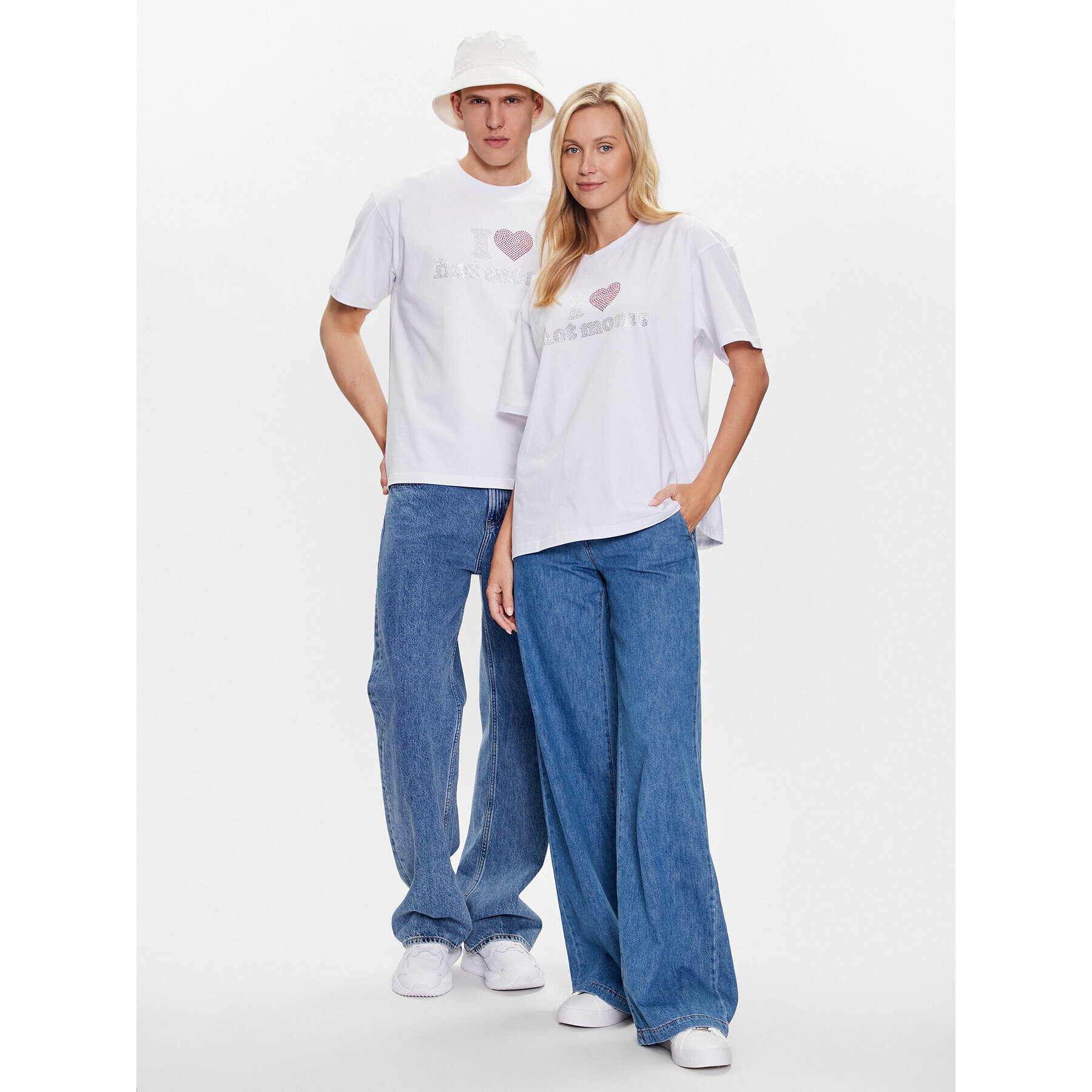 2005 Тишърт Hot Moms Бял Relaxed Fit - Pepit.bg