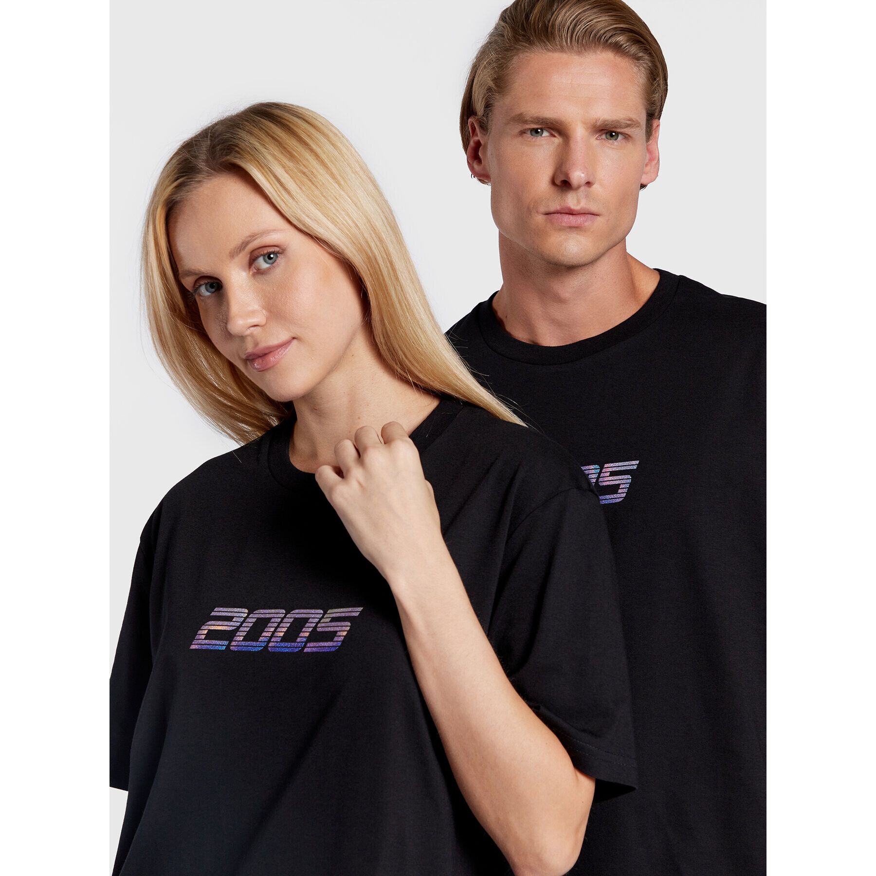 2005 Тишърт Unisex Holo Черен Relaxed Fit - Pepit.bg