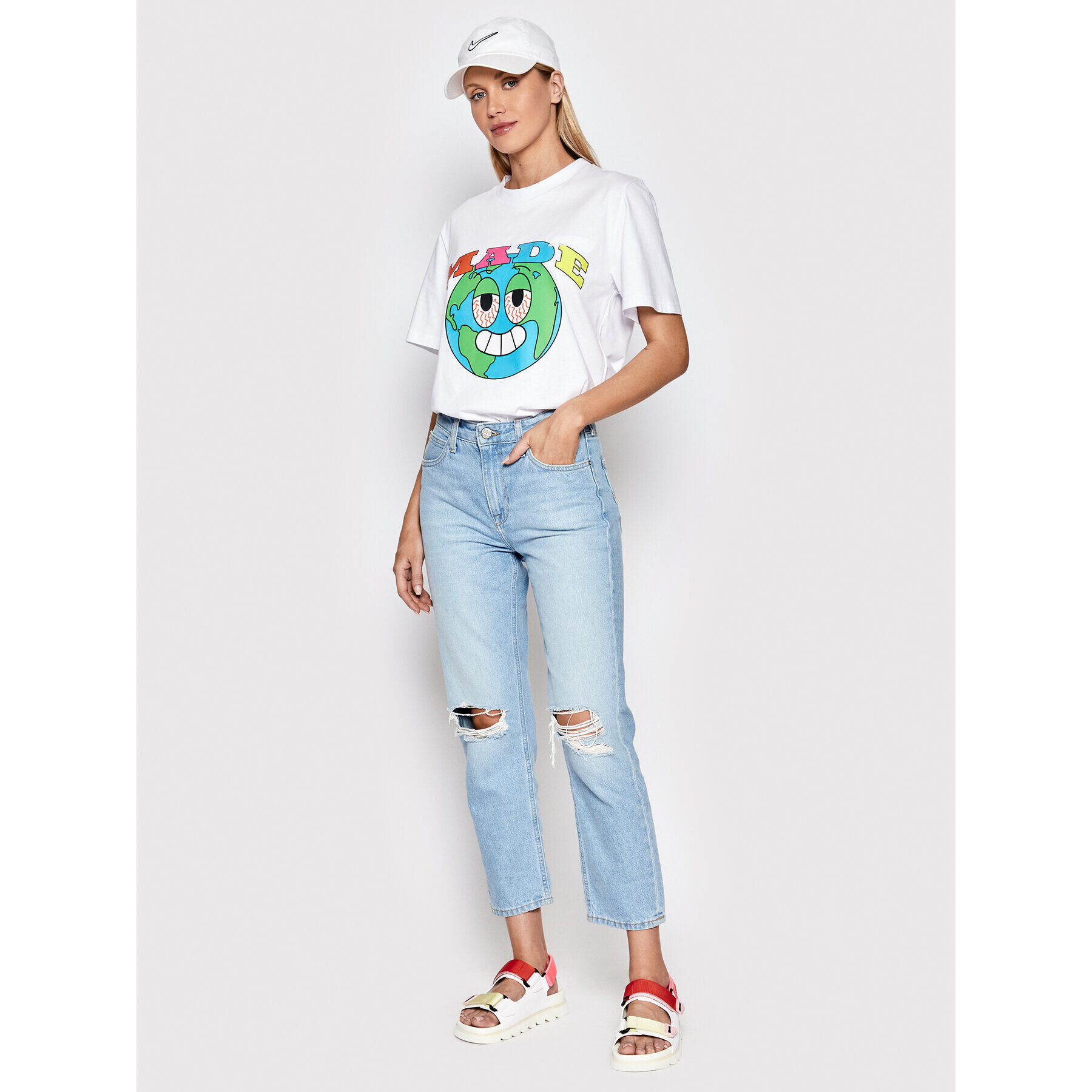 2005 Тишърт Unisex Made Бял Regular Fit - Pepit.bg