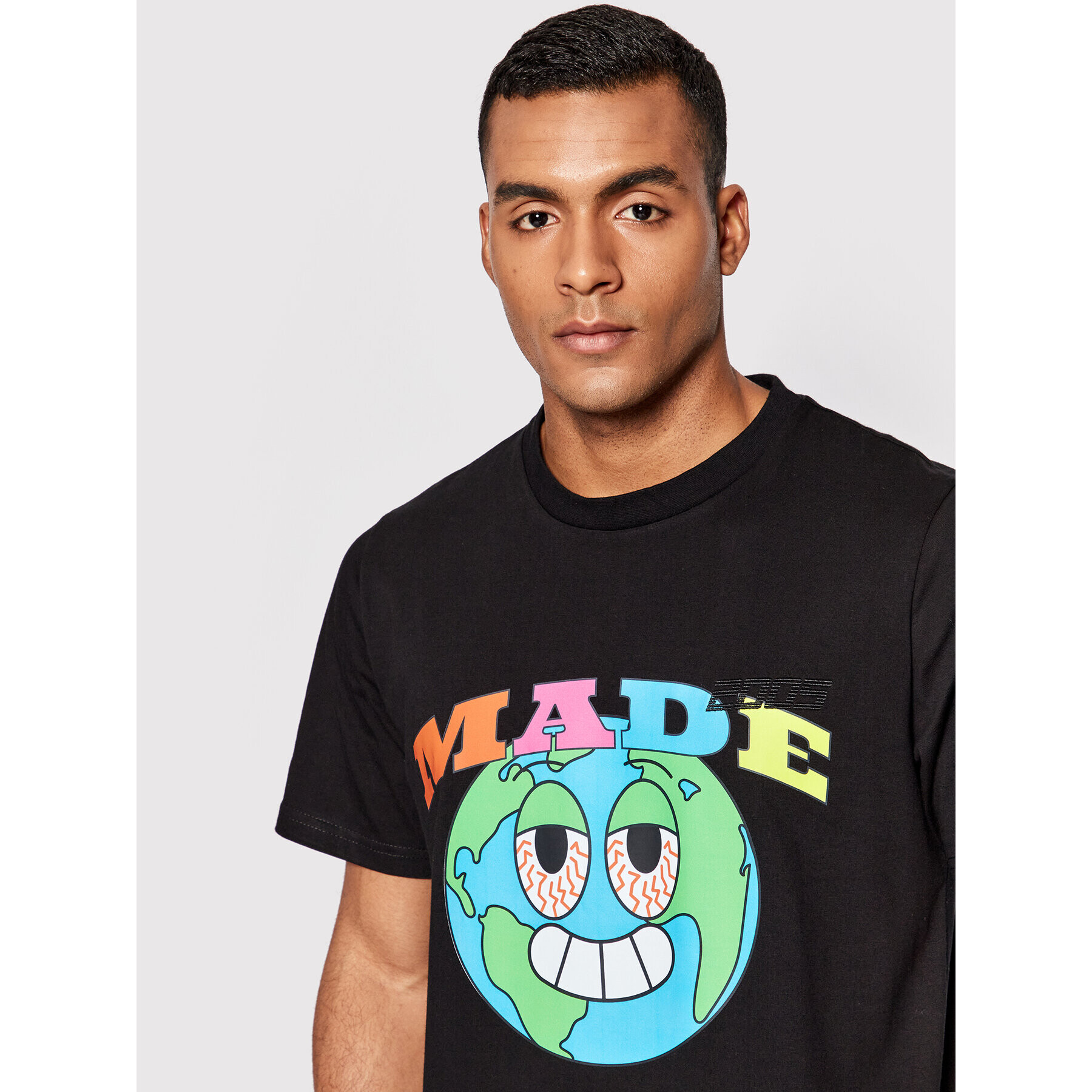 2005 Тишърт Unisex Made Черен Regular Fit - Pepit.bg