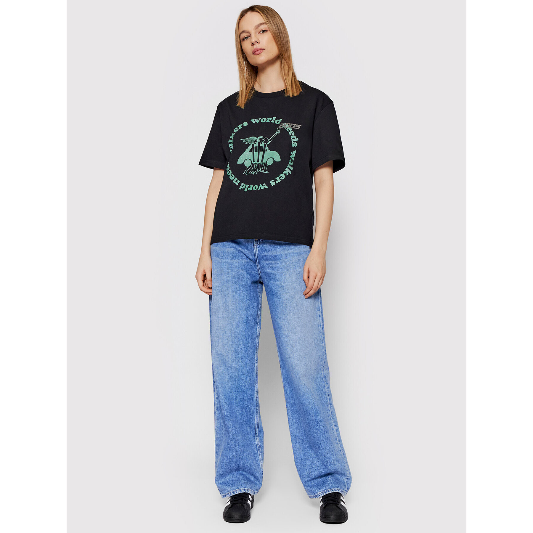 2005 Тишърт Unisex World Needs Walkers Черен Regular Fit - Pepit.bg