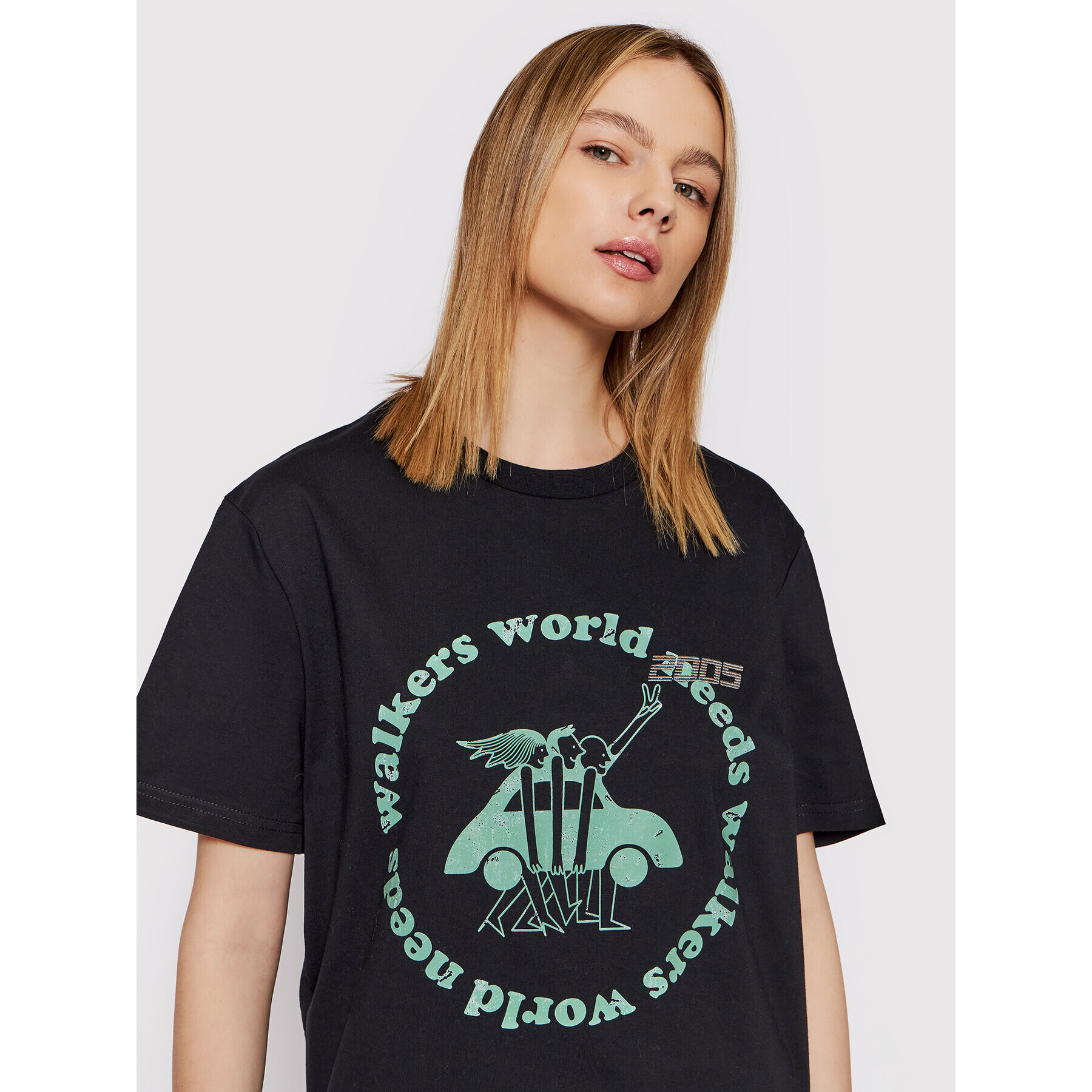 2005 Тишърт Unisex World Needs Walkers Черен Regular Fit - Pepit.bg