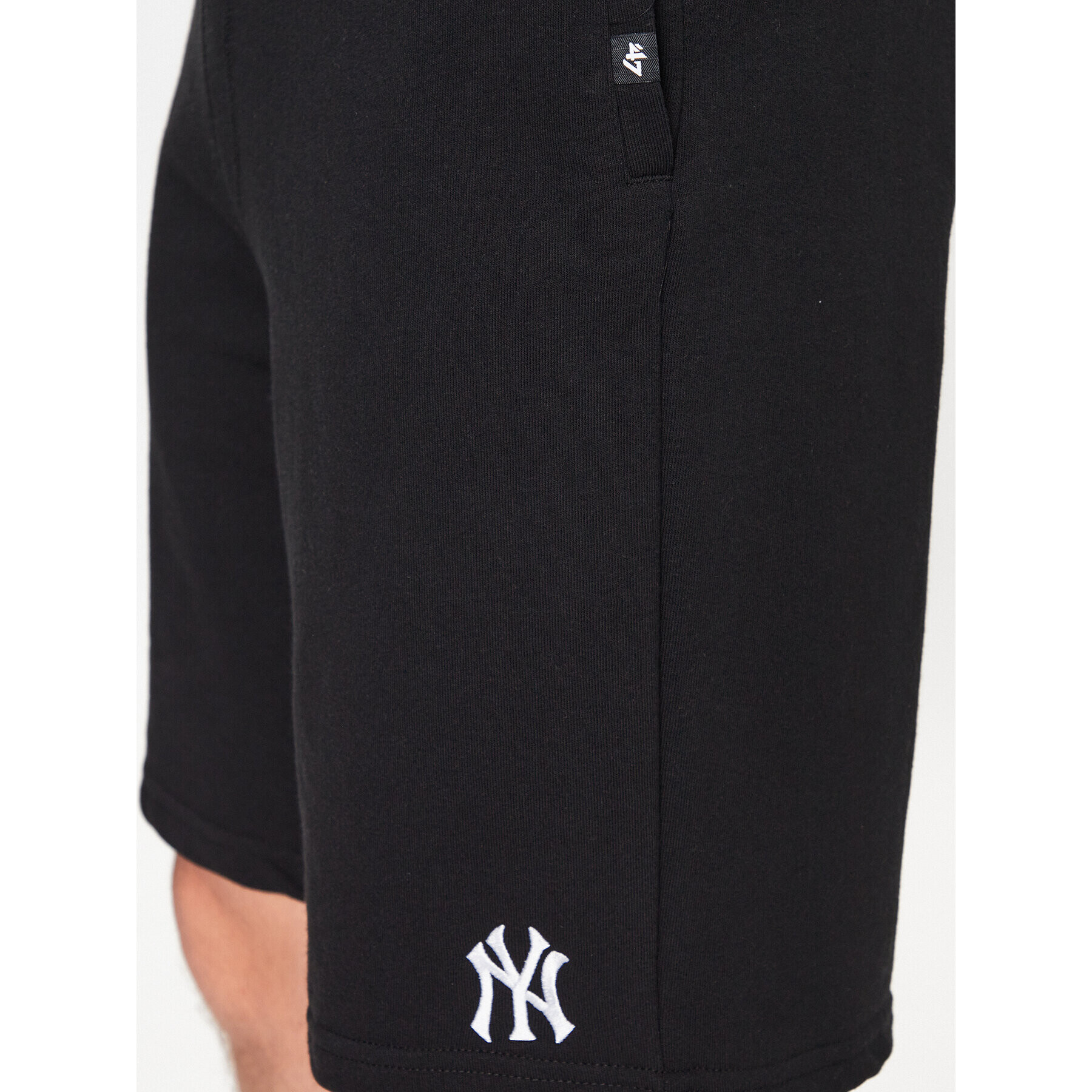 47 Brand Спортни шорти New York Yankees Base Runner Emb 47 Helix Shorts Черен Regular Fit - Pepit.bg