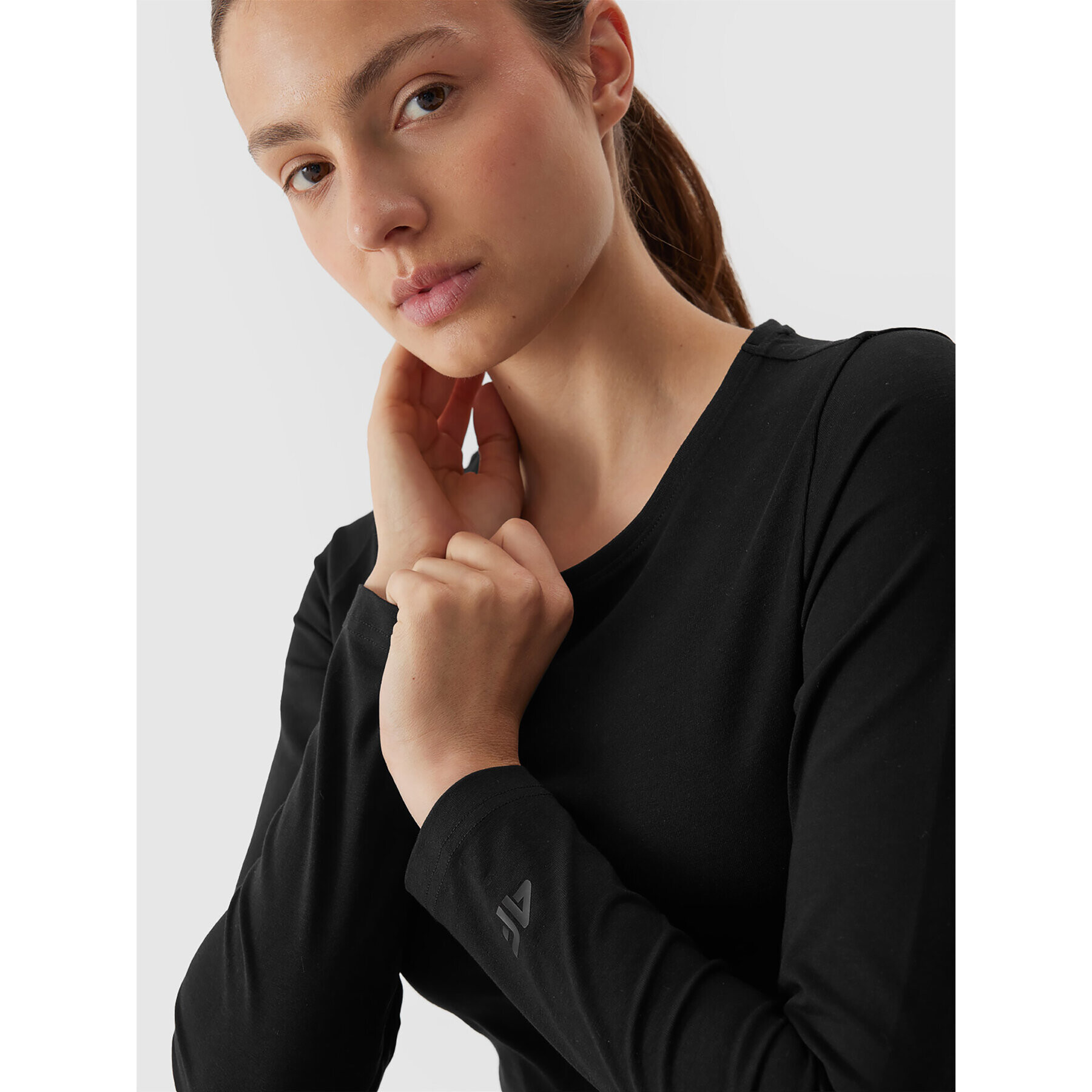 4F Блуза AW23TLONF167 Черен Slim Fit - Pepit.bg