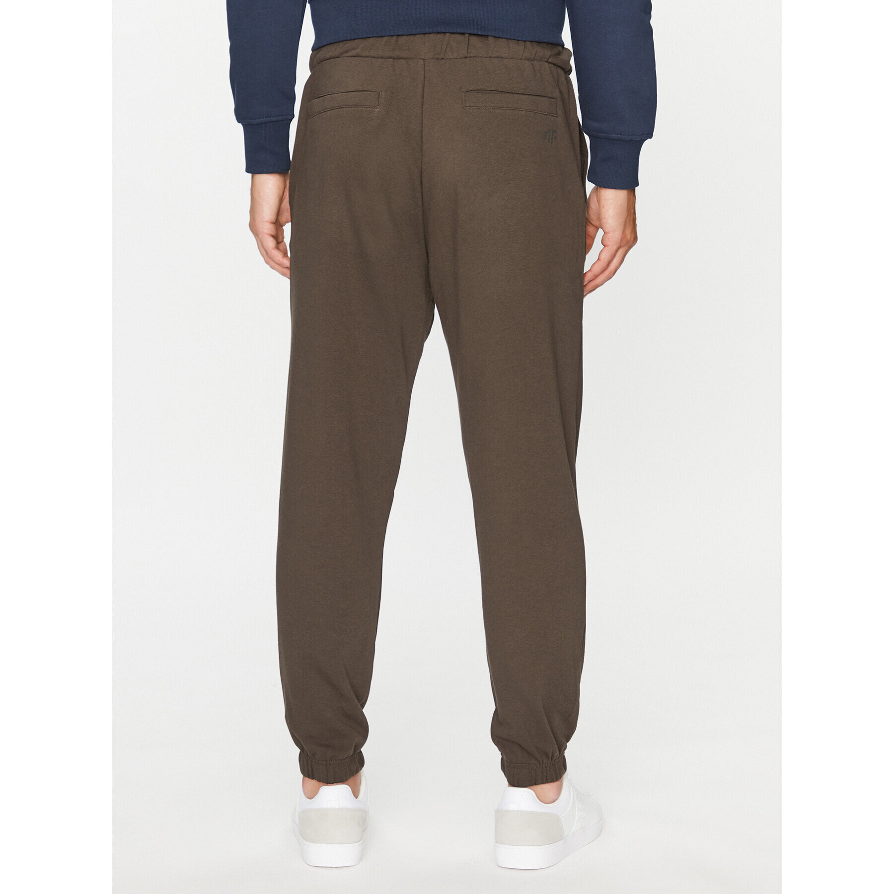 4F Долнище анцуг AW23TTROM453 Кафяв Regular Fit - Pepit.bg