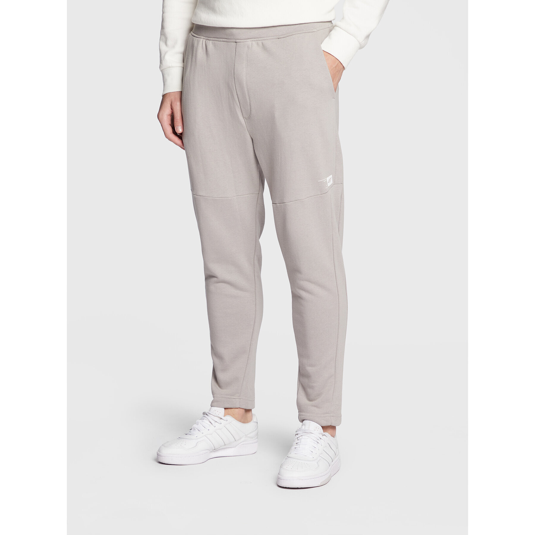 4F Долнище анцуг H4Z22-SPMD013 Сив Slim Fit - Pepit.bg