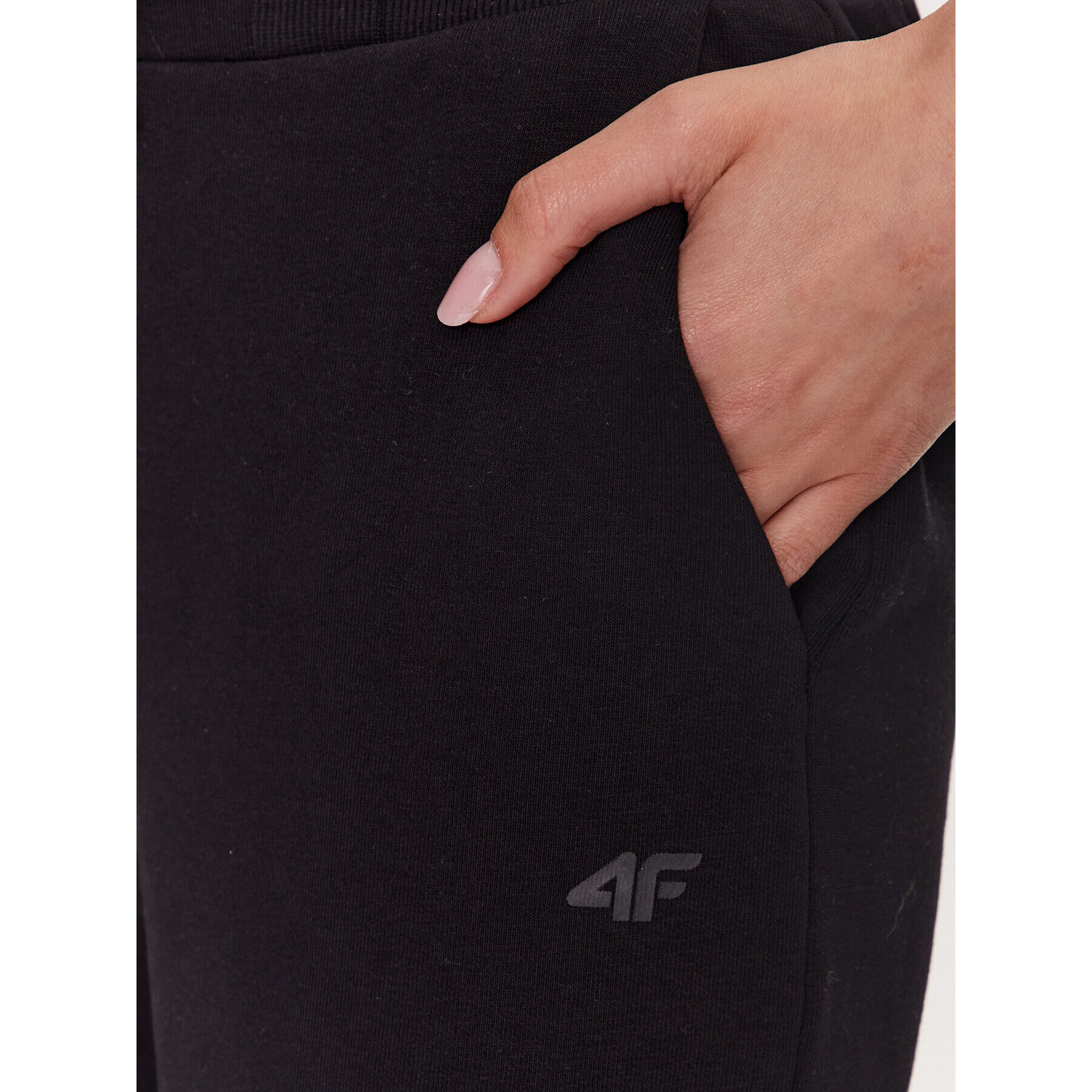 4F Долнище анцуг SS23TTROF229 Черен Regular Fit - Pepit.bg