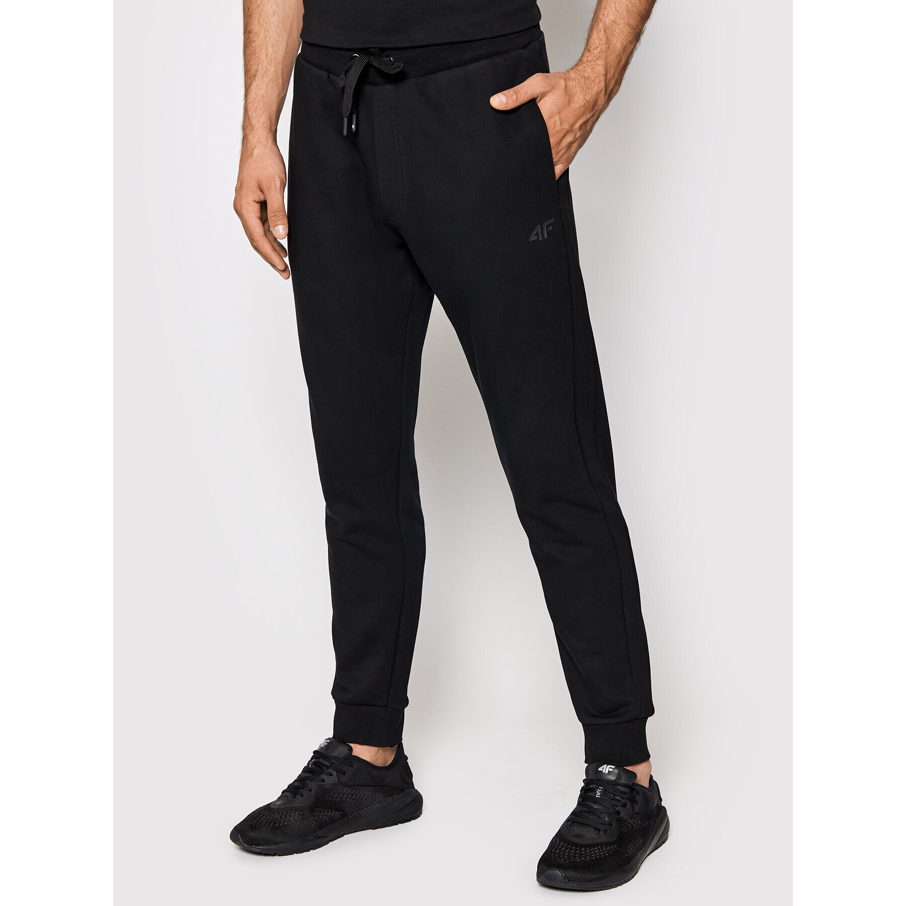 4F Долнище анцуг NOSH4-SPMD351 Черен Regular Fit - Pepit.bg