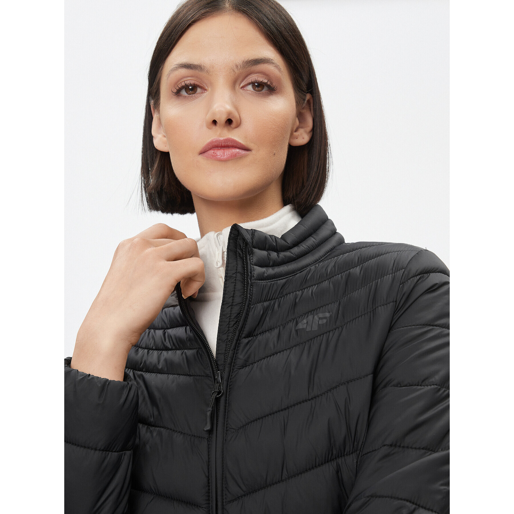 4F Пухено яке AW23TDJAF224 Черен Slim Fit - Pepit.bg