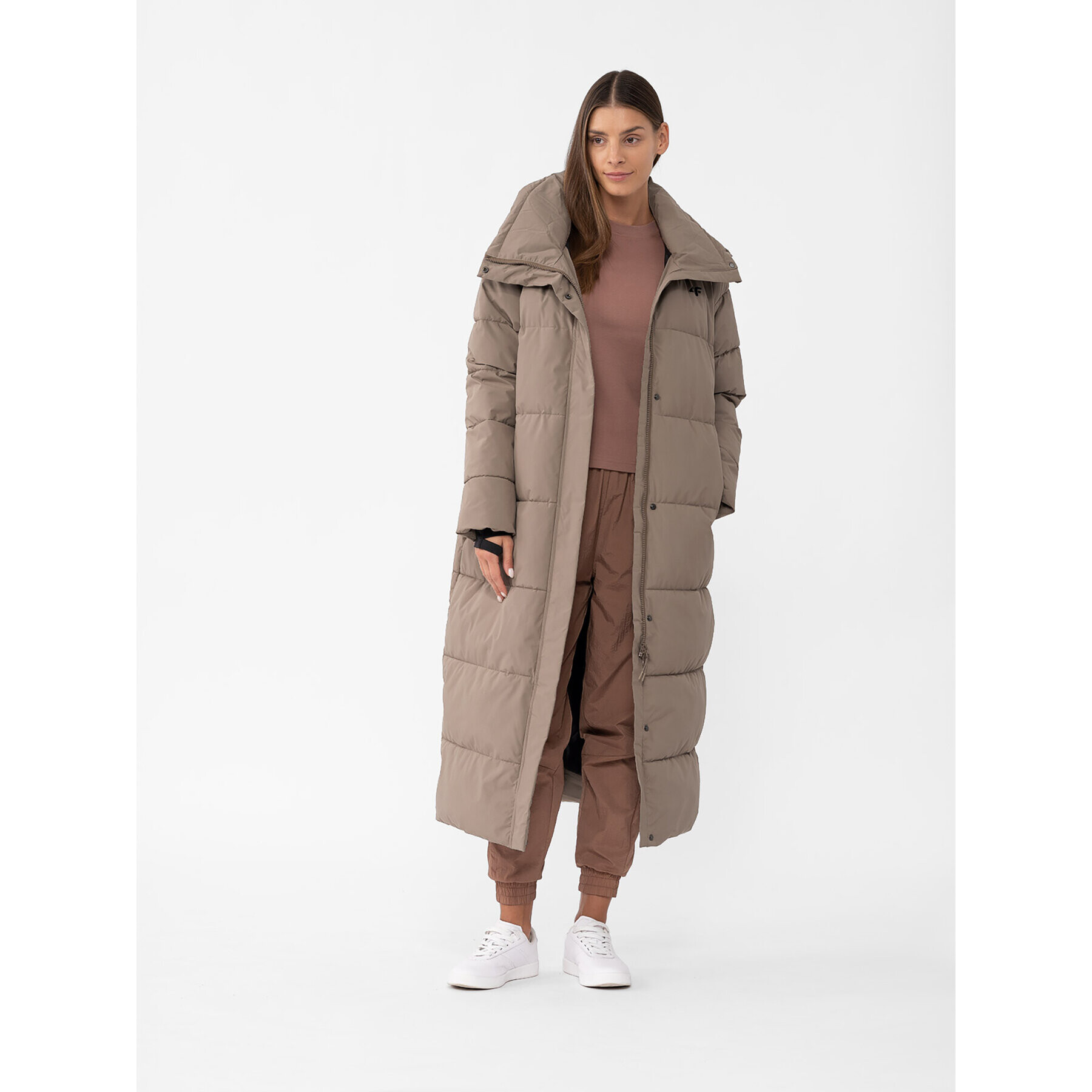 4F Пухено яке AW23TDJAF237 Кафяв Regular Fit - Pepit.bg