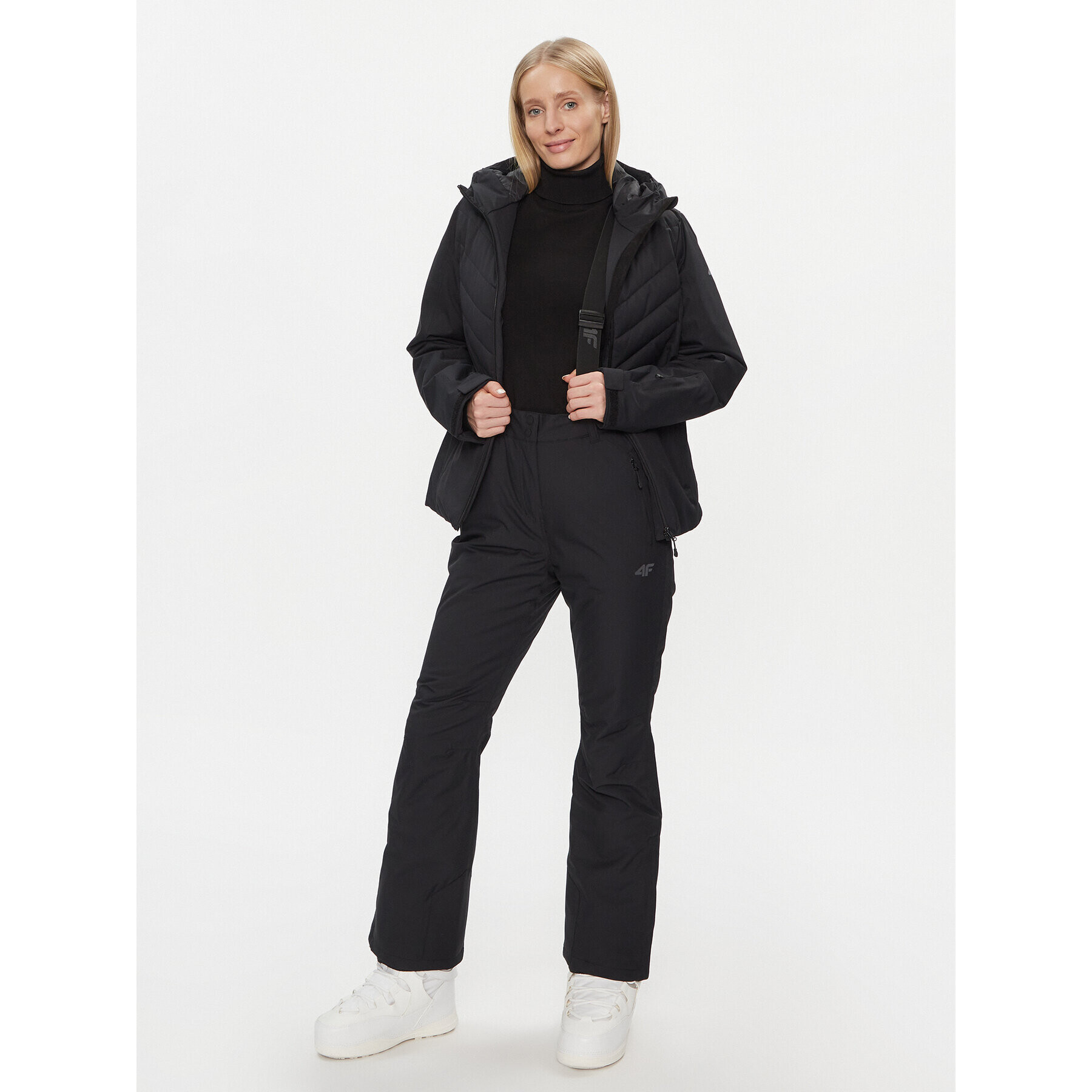 4F Ски панталони AW23TFTRF419 Черен Regular Fit - Pepit.bg