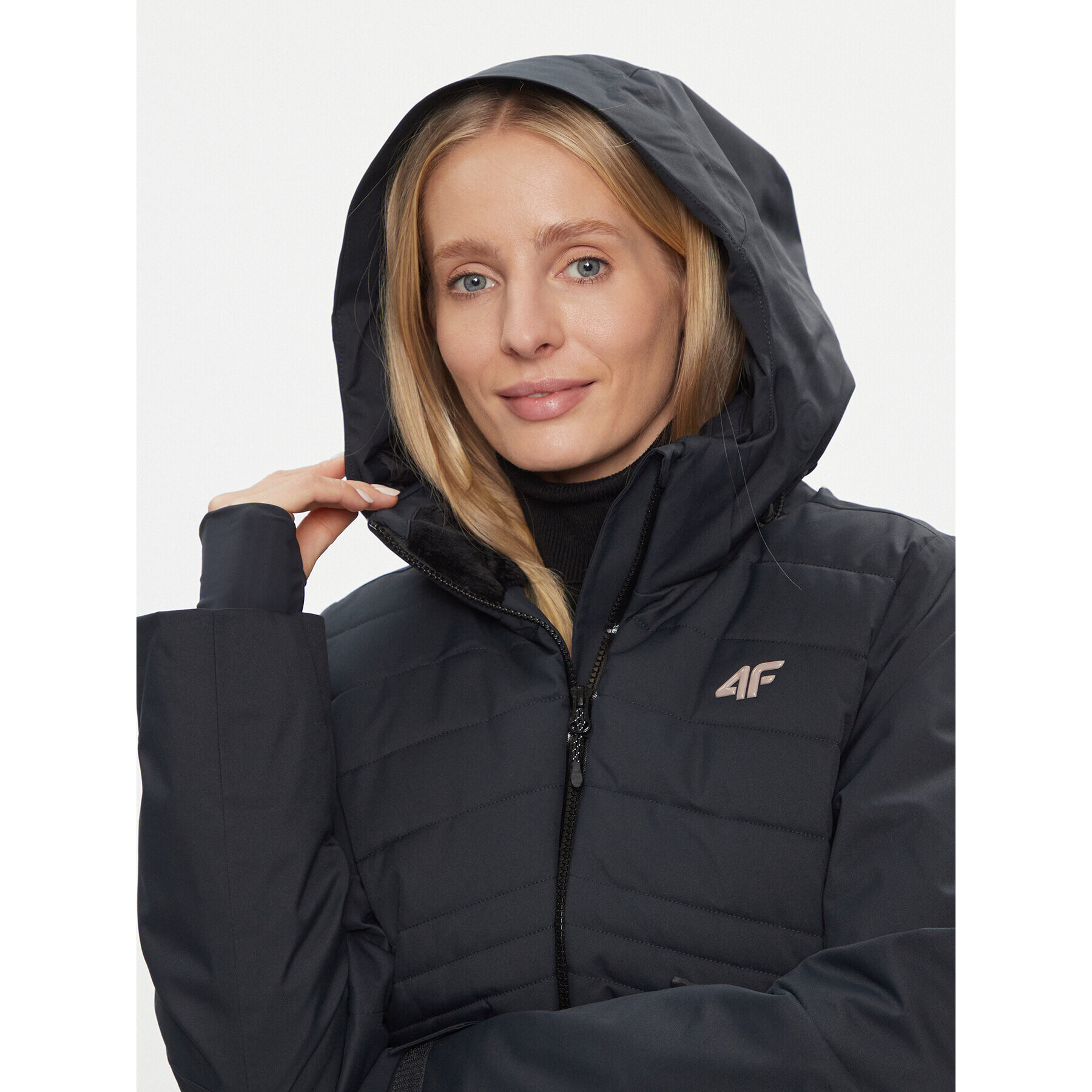 4F Скиорско яке AW23TTJAF339 Черен Slim Fit - Pepit.bg