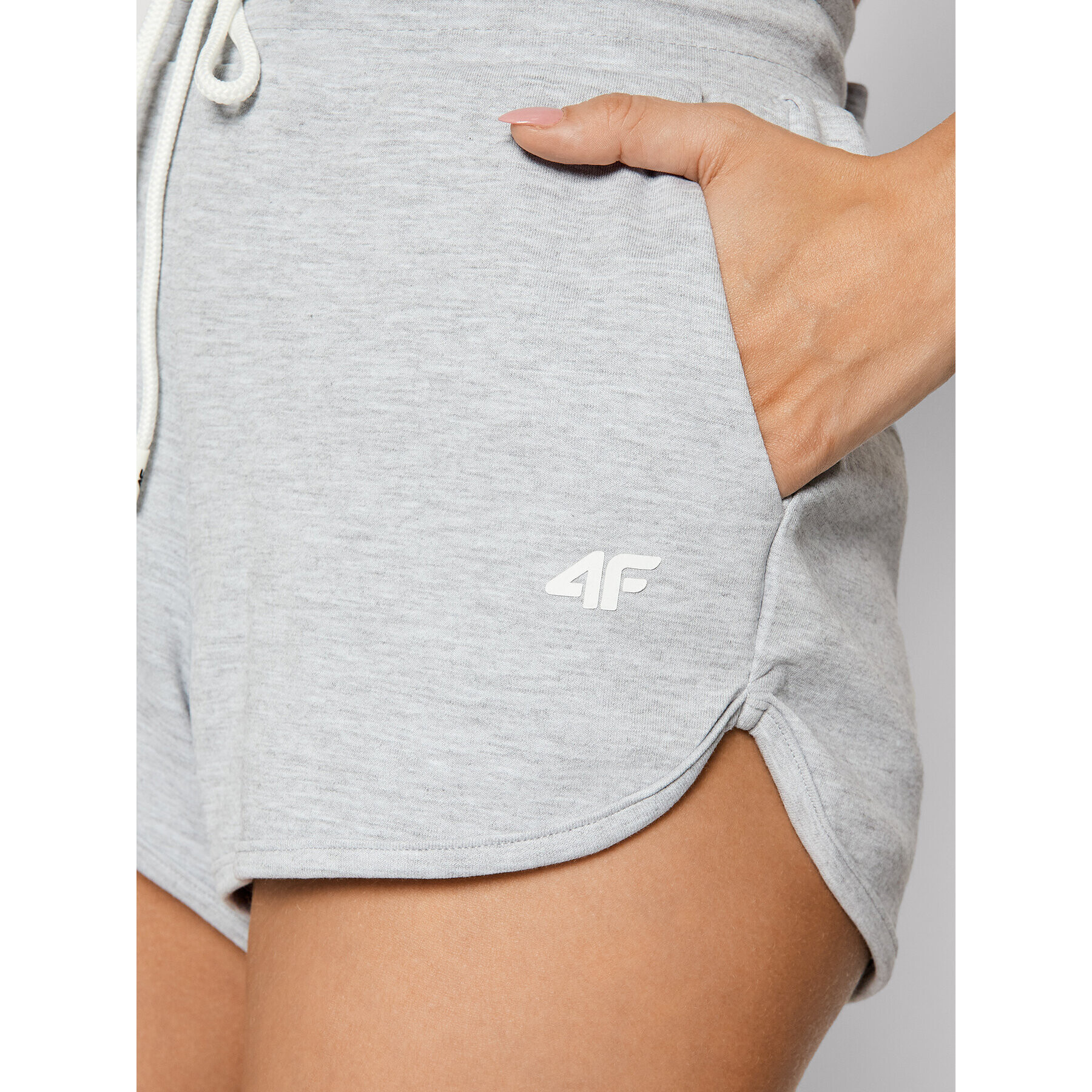 4F Спортни шорти H4L21-SKDD015 Сив Regular Fit - Pepit.bg